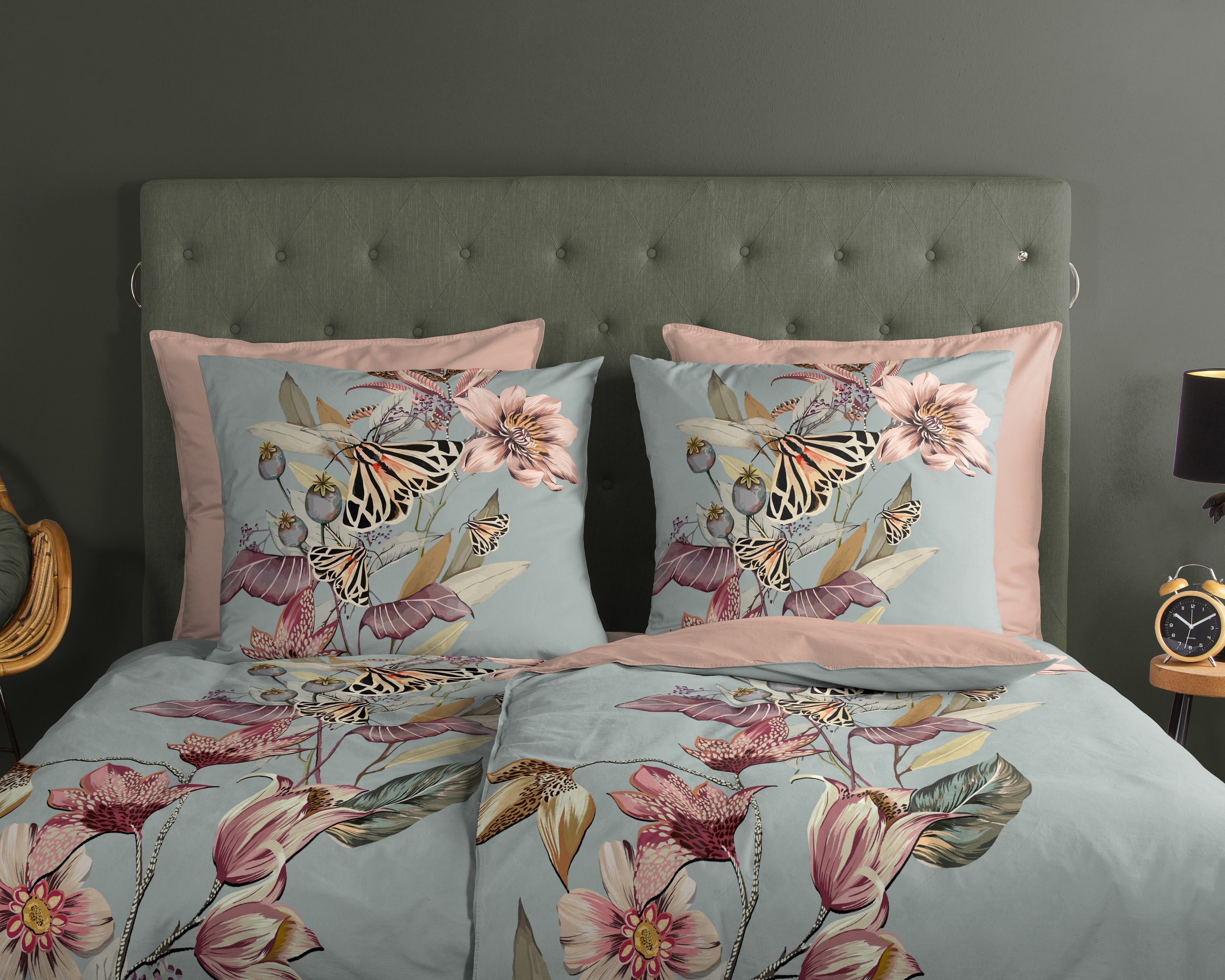 Thumbnail - good morning Wendebettwäsche "Lyave" 3 Stk. tlg. Baumwolle, Renforcé, Reißverschluss, Wendeoptik, Blumen, Blaugrau Grau