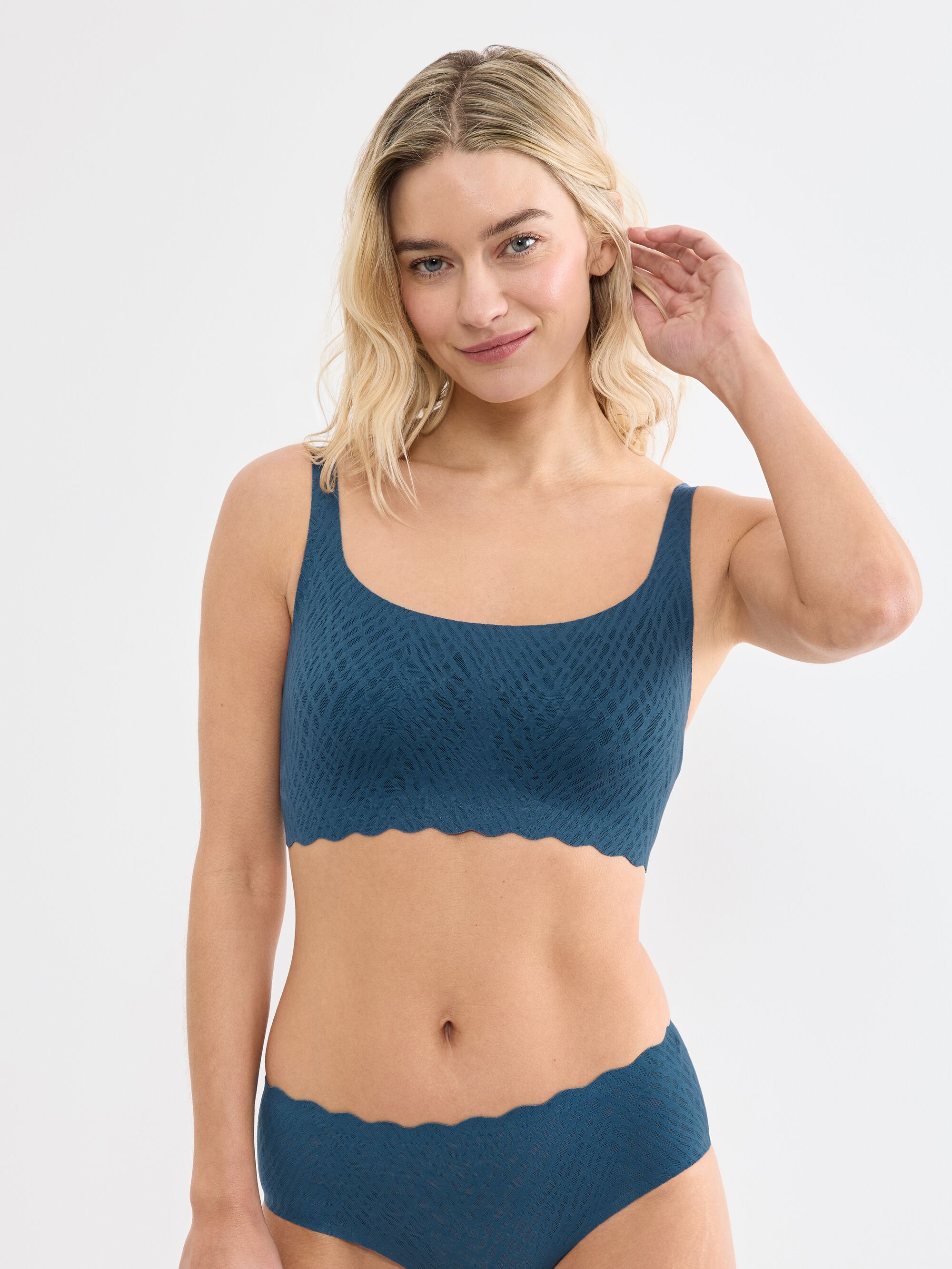 sloggi Bustier "ZERO Feel Bliss" mit herausnehmbaren, atmungsaktiven Pads und Stretch-Spitze