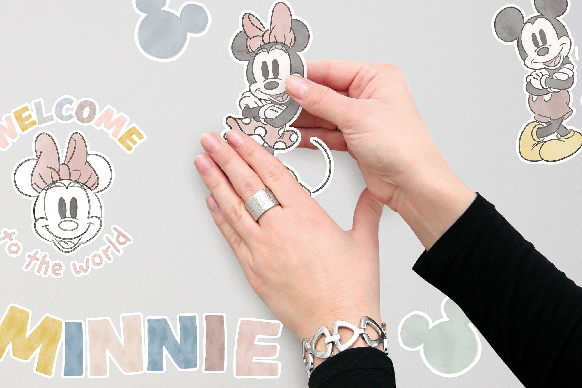 Komar Wandtattoo »Mickey Alphabet«, (56 St.), 50x70 cm (Breite x Höhe), selbstklebendes  Wandtattoo | BAUR