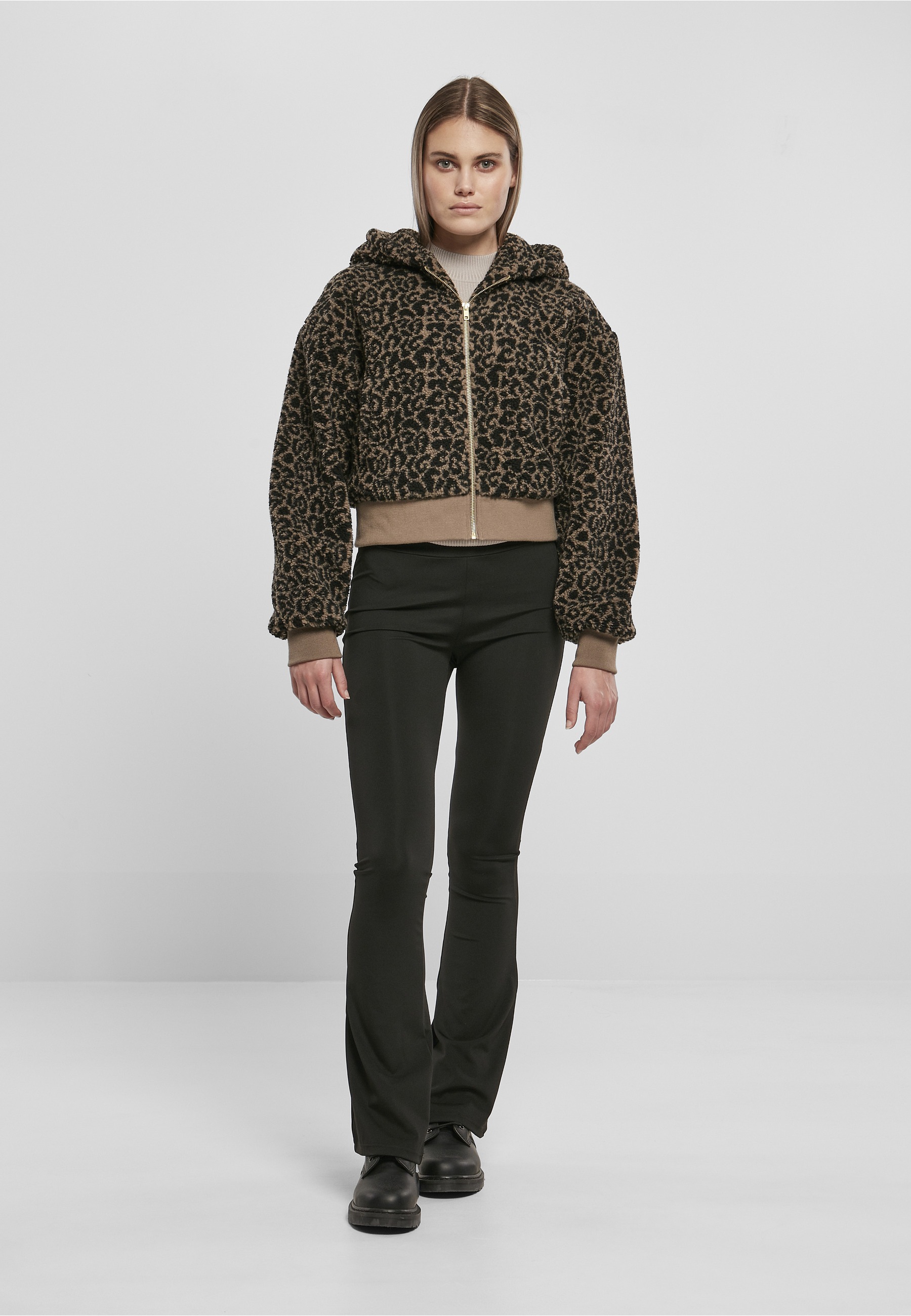 URBAN CLASSICS Langmantel »Urban Classics Damen Ladies Short Oversized AOP Sherpa Jacket« 1 Stk.