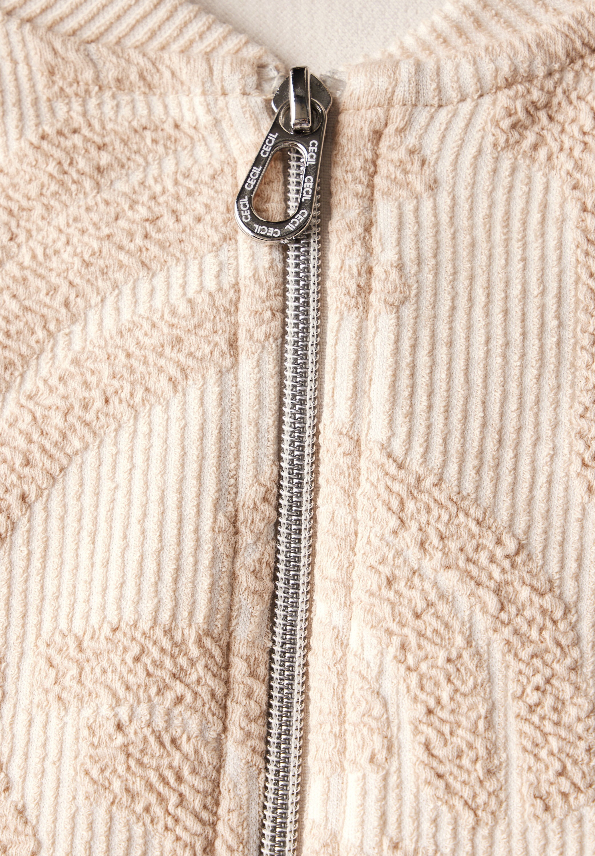 Cecil Cardigan, mit Stehkragen