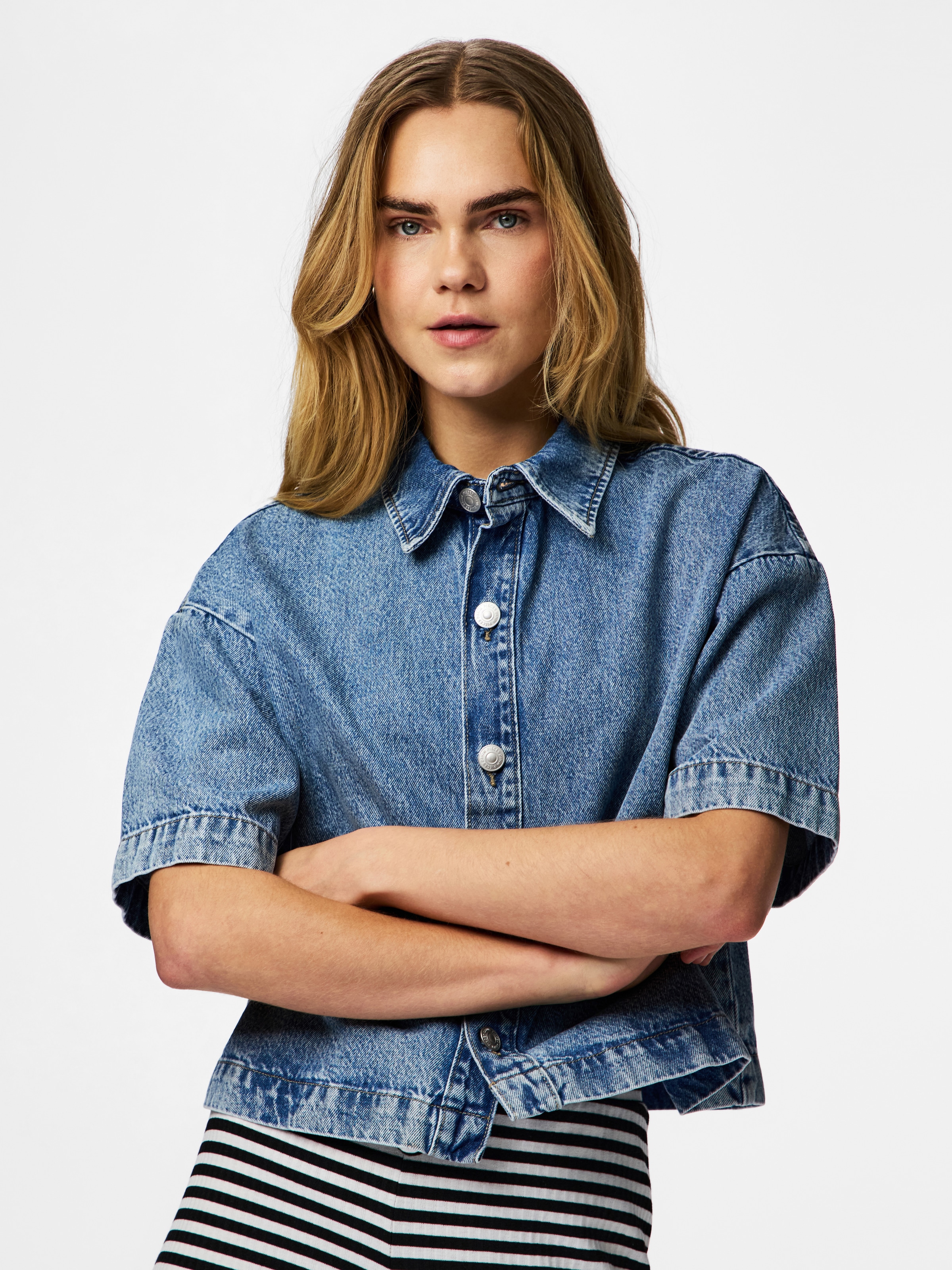 pieces Jeansbluse "PCSKY SS A-SHAPE DENIM TOP NOOS BC" im Oversized-Schnitt günstig online kaufen
