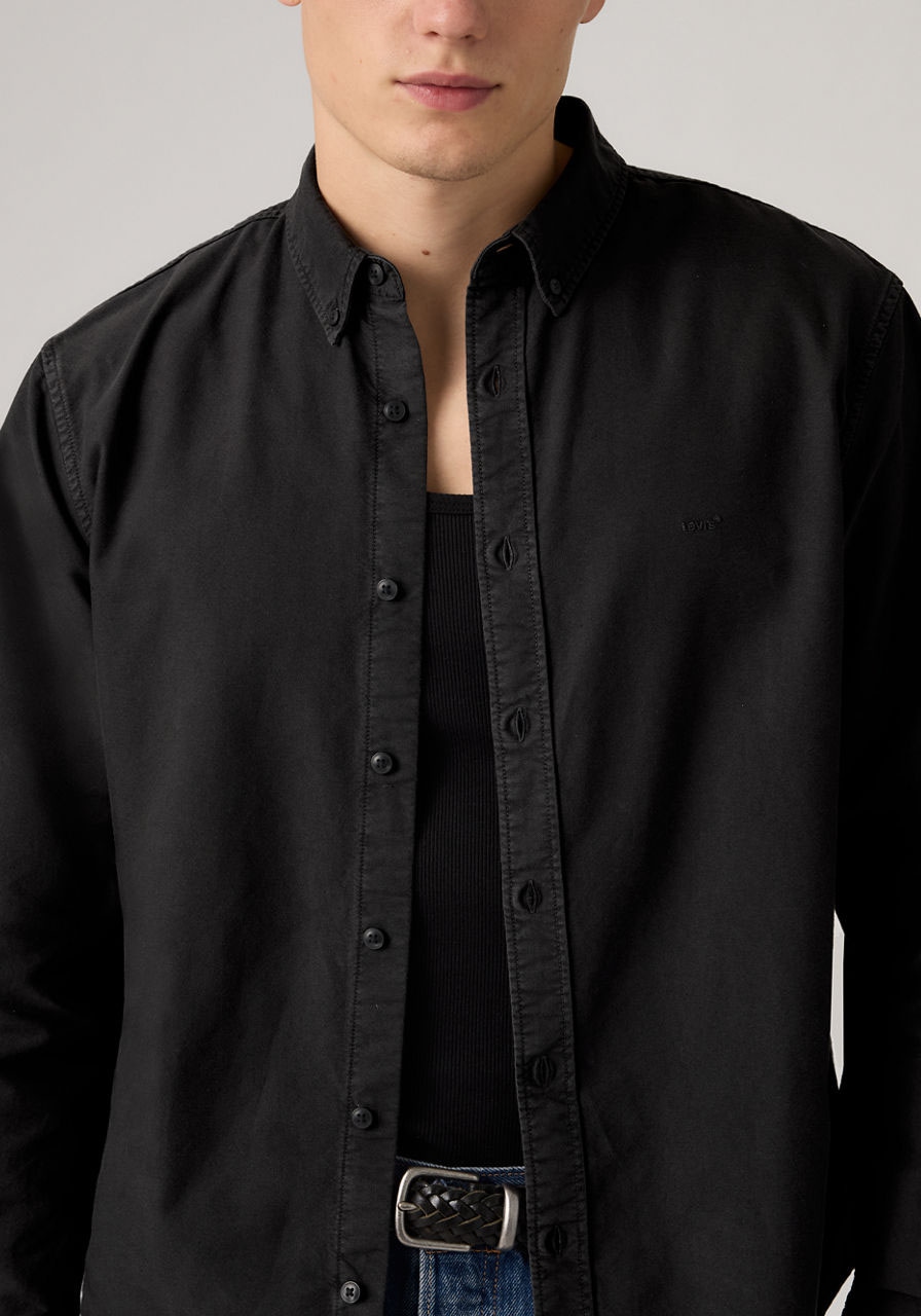 Levi's® Langarmhemd »AUTHENTIC BUTTON DOWN« mit Ton-in-Ton Logostickerei auf der Brust
