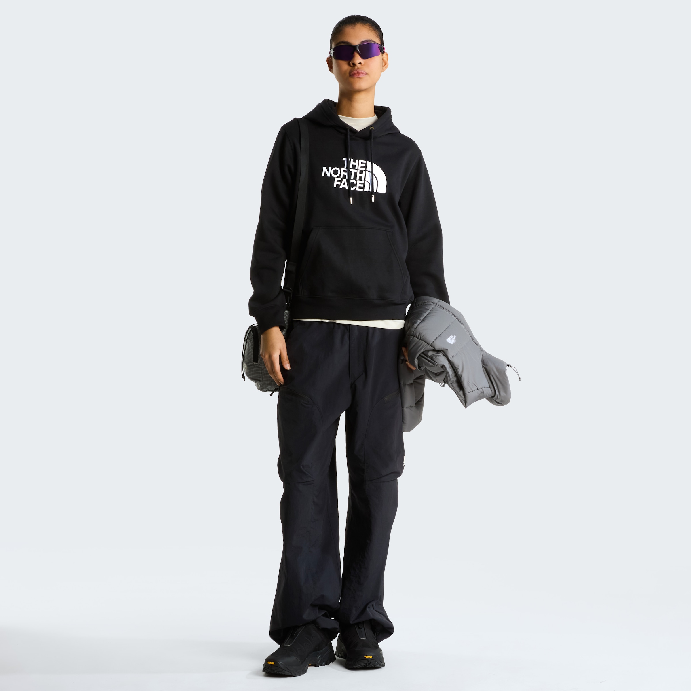 The North Face Kapuzensweatshirt »W TNF ESSENTIAL DREW PEAK REGULAR HOODIE«
