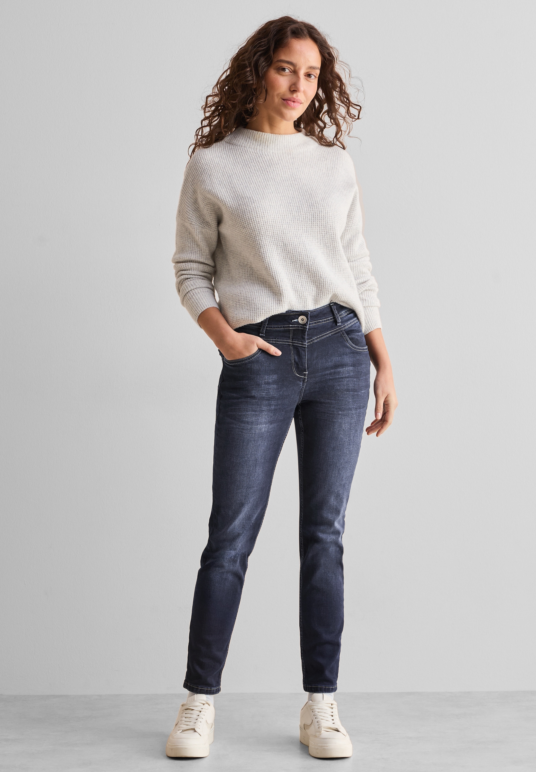 Cecil 4-Pocket Style