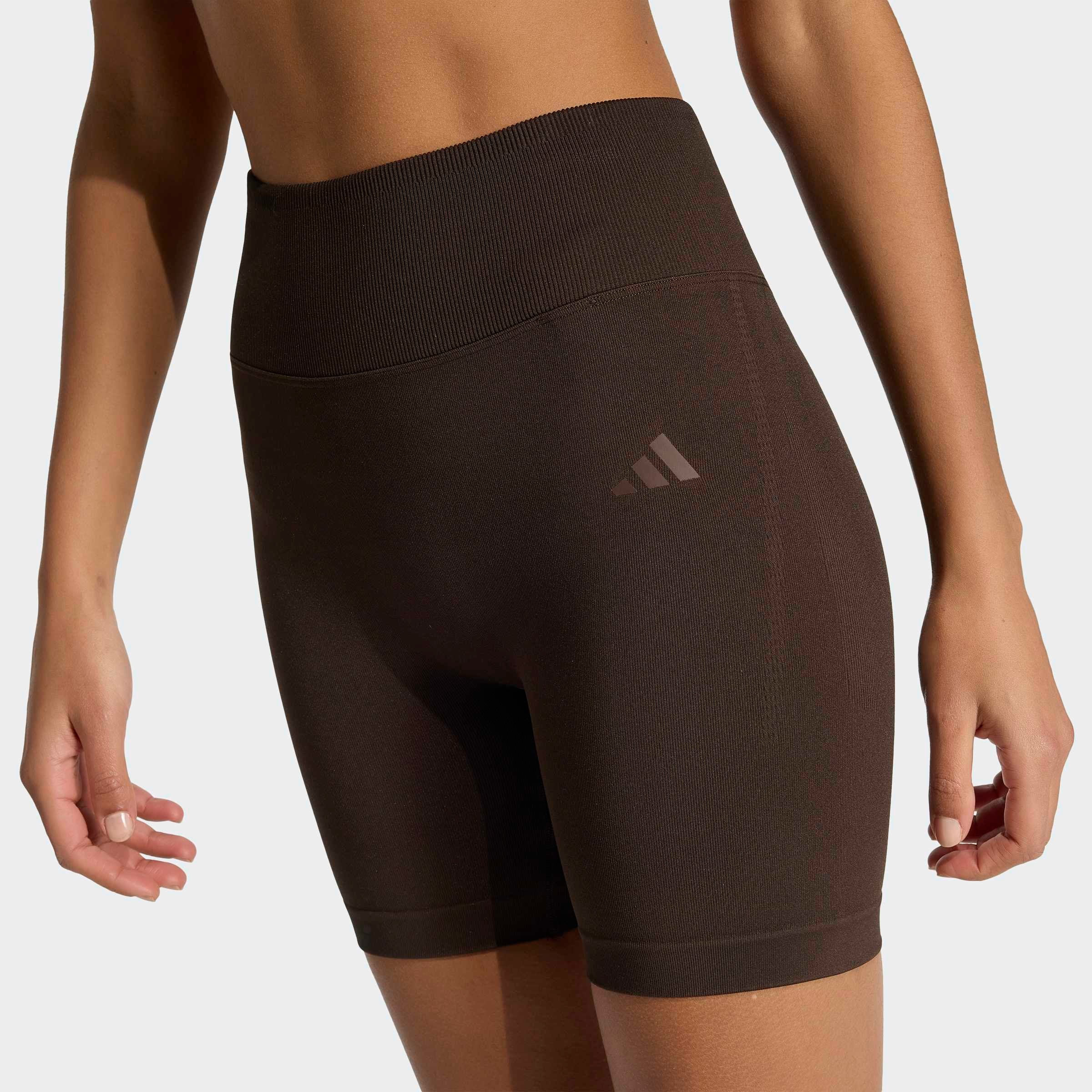 adidas Performance Shorts »WE SCRUNCH SHO«  eng anliegende Passform, für Fitness und Sportmode, sportlicher Stil