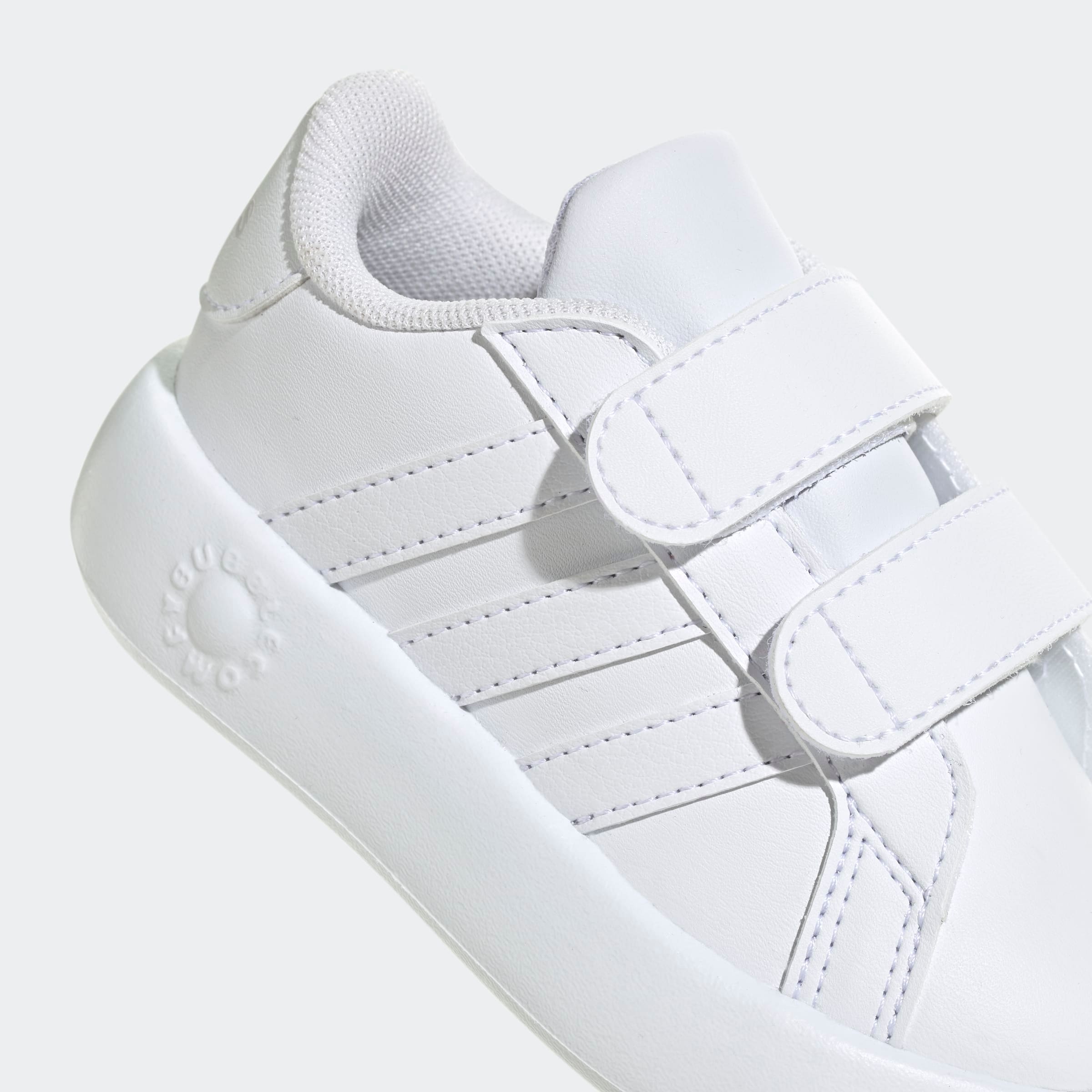 adidas Sportswear Klettschuh »GRAND COURT 2.0 KIDS«, Design auf den Spuren des adidas Superstar, für Kinder