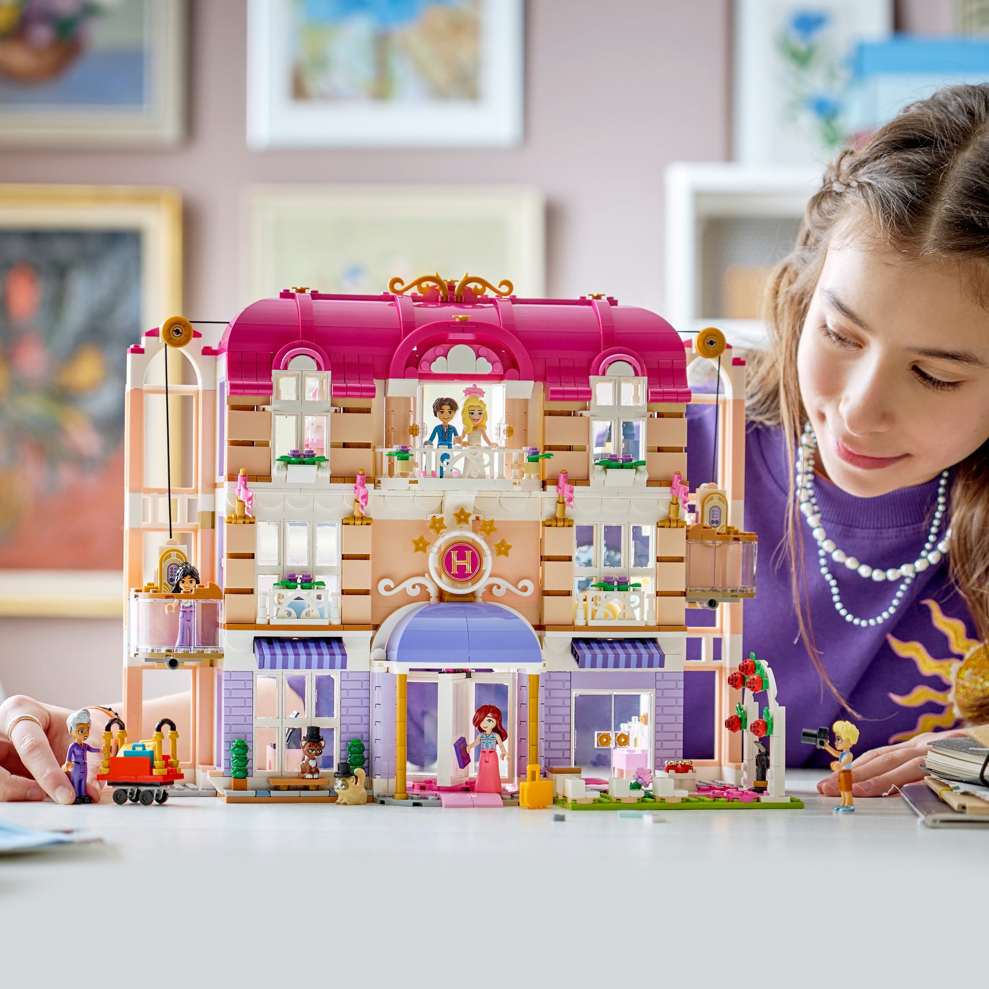 LEGO® Konstruktionsspielsteine »Das Grandhotel von Heartlake City (42704), LEGO Friends« Made in Europe
