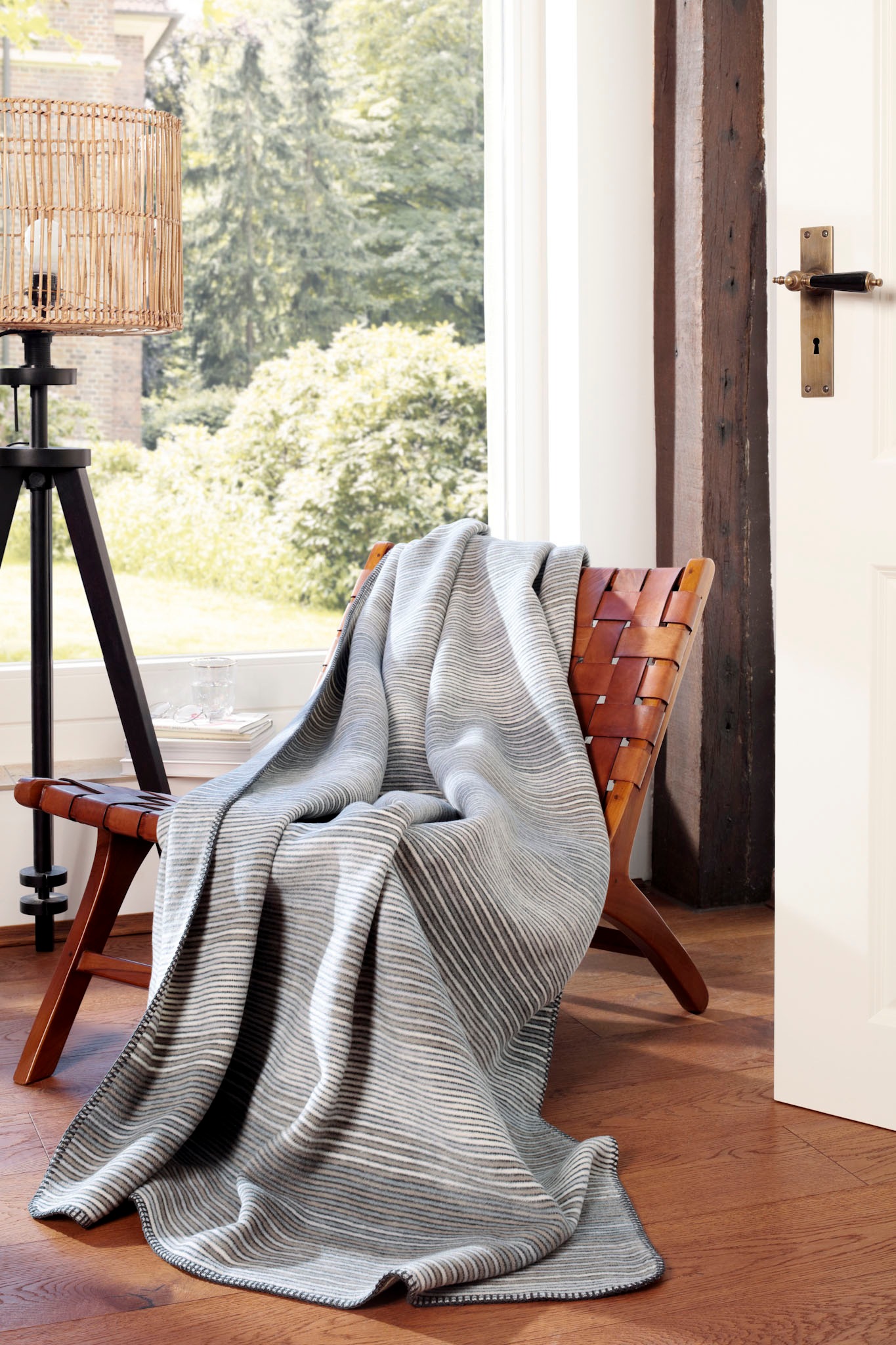 Biederlack Wohndecke »Lines grey«, mit zeitlosen Streifen, Kuscheldecke