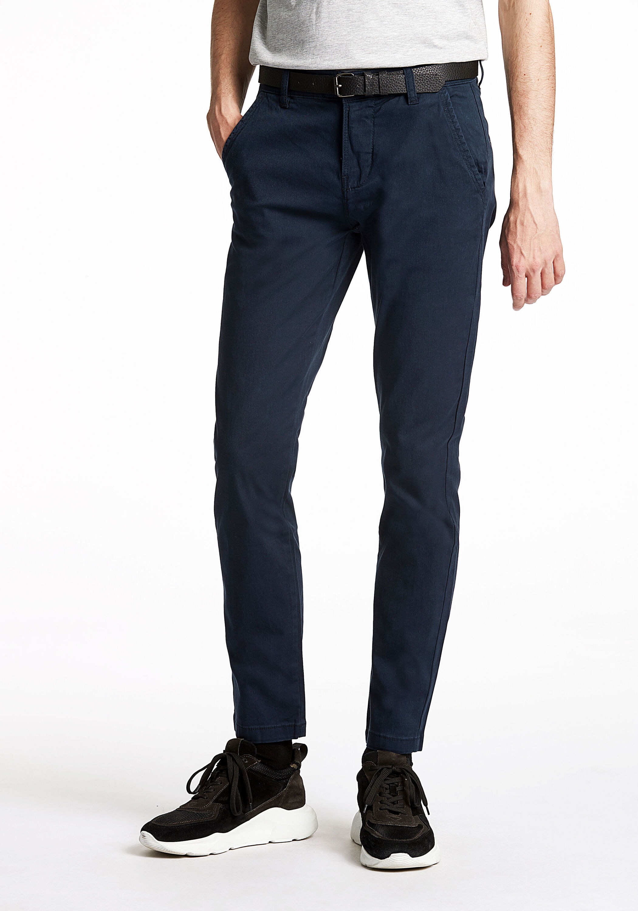 Chinos LINDBERGH "Chino Slim Fit", Herren, Gr. 34, Länge 32, blau (navy), Obermaterial: 98% Baumwolle, 2% Elasthan, slim fit, Hosen