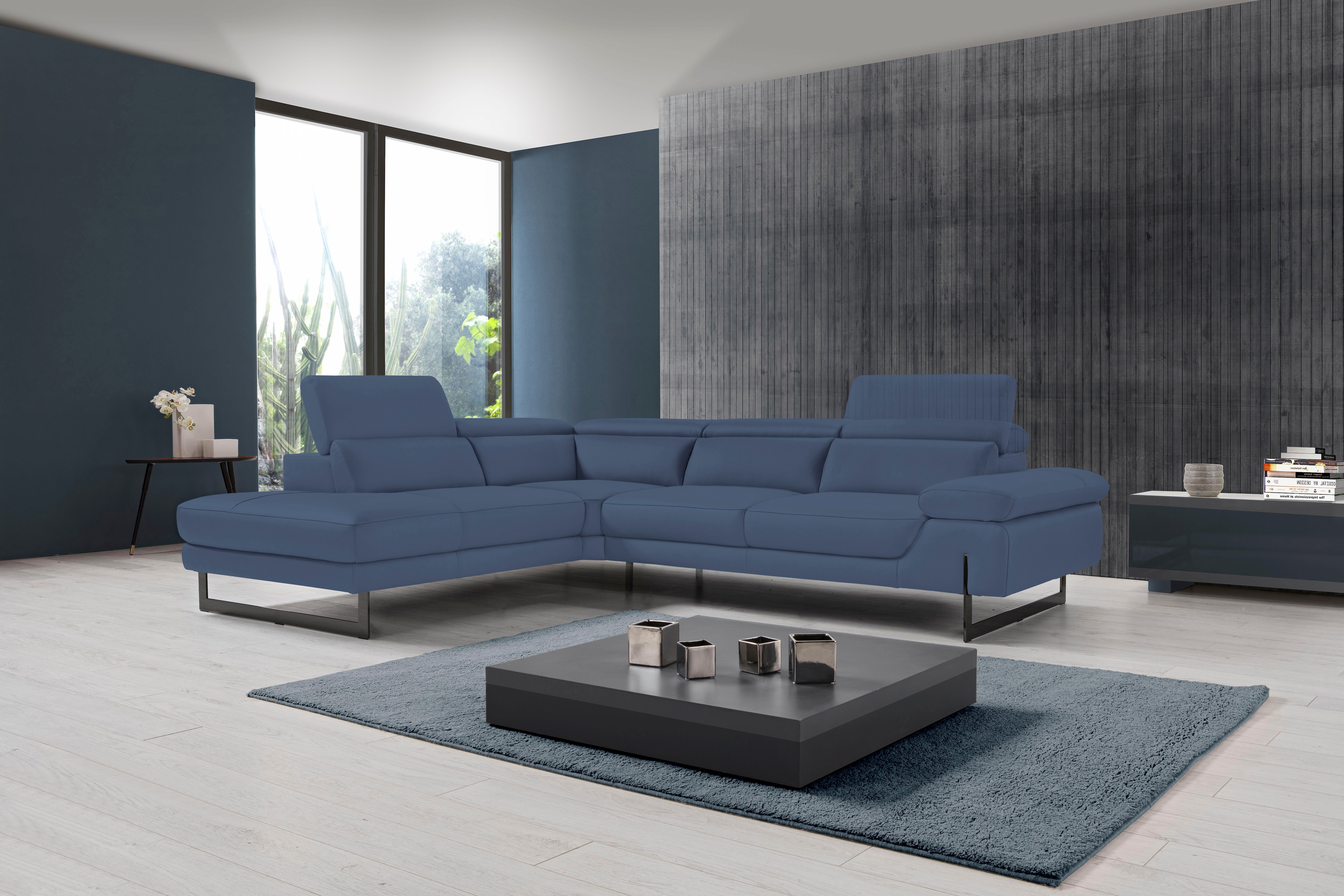 Egoitaliano Ecksofa "Queenie, extravagantes Sofa mit erstklassigem Sitzkomfort, L-Form" mit verstellbarer Armlehne und Kopfteilen für Wohlfühlkomfort