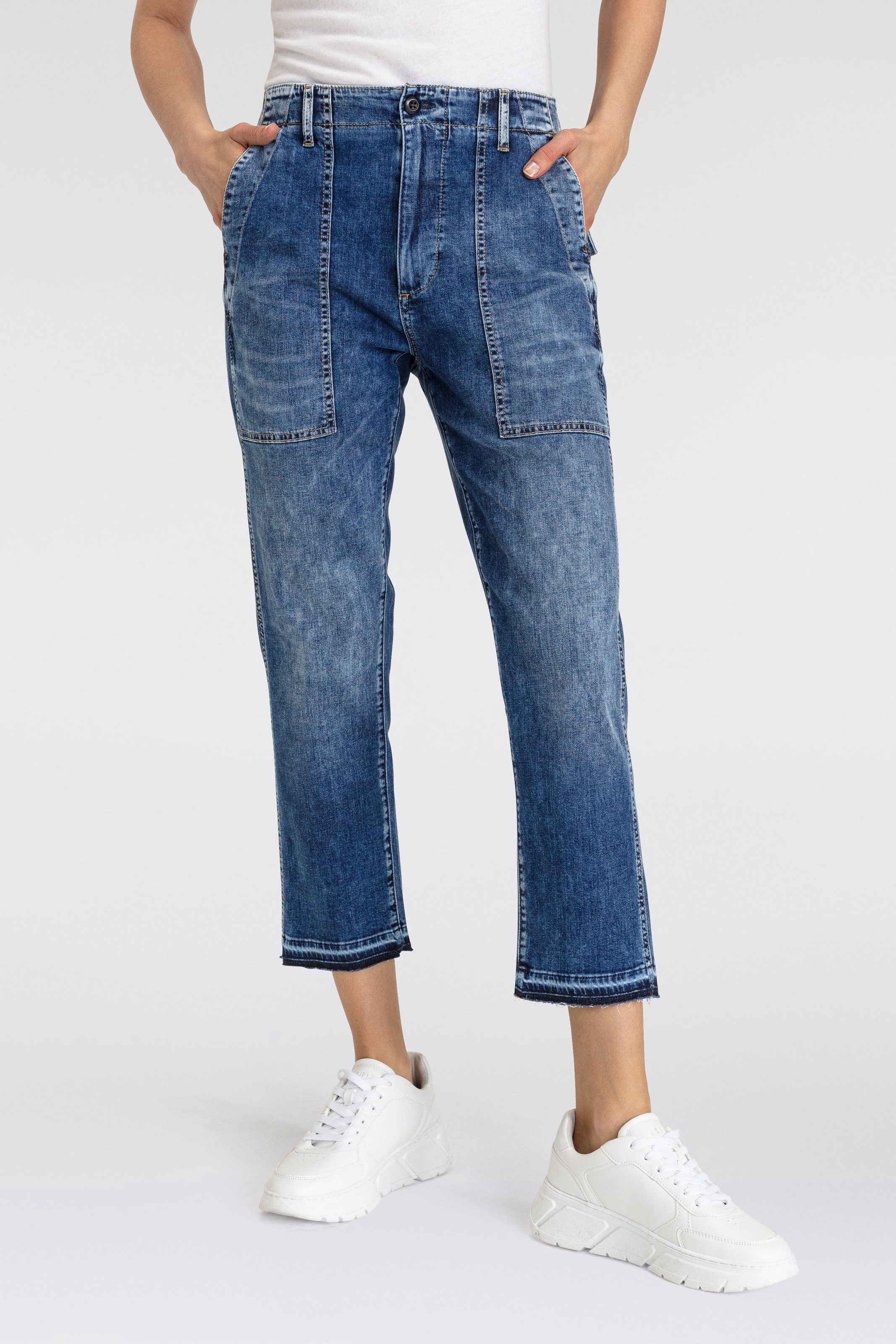 Herrlicher 3/4-Jeans »Fatique Women Slim Recycled Light Denim«, mit großen aufgesetzten Taschen vorn