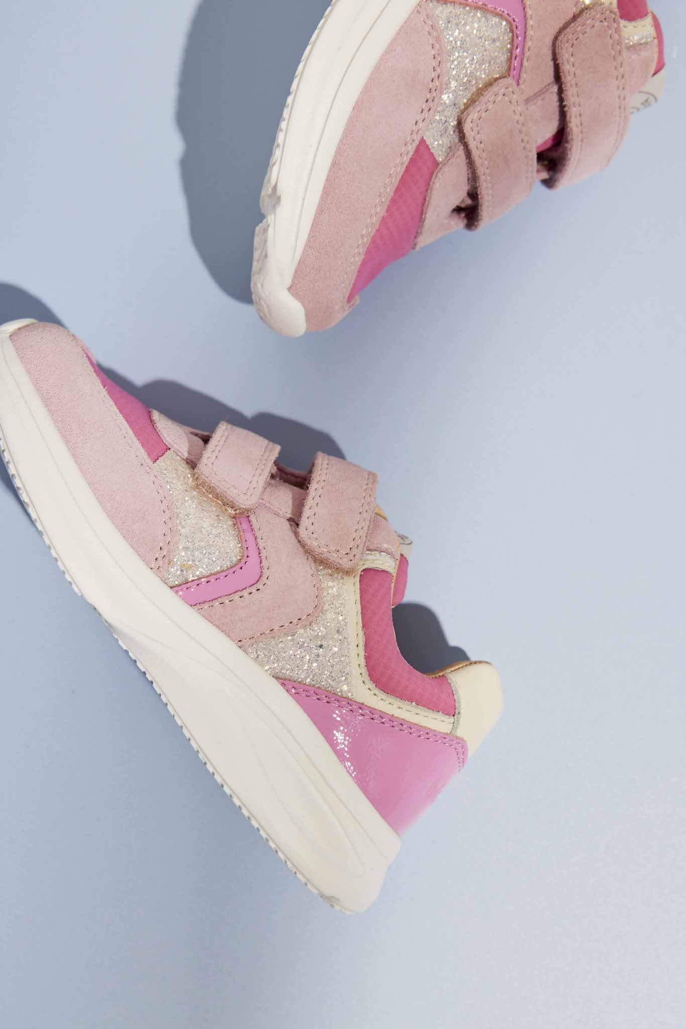 Bisgaard Sneaker »yuki glitter Weite: normal«, Freizeitschuh, Mädchen Schuh mit Klett, Größenschablone zum Download