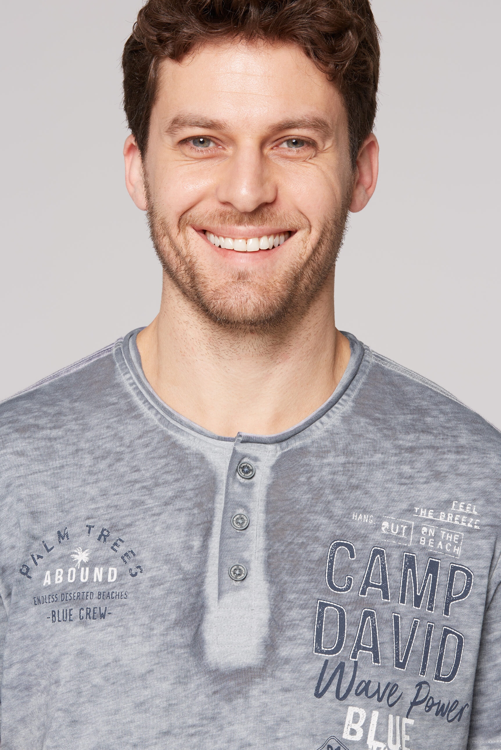 CAMP DAVID Henleyshirt, mit Rollsaum am Ausschnitt
