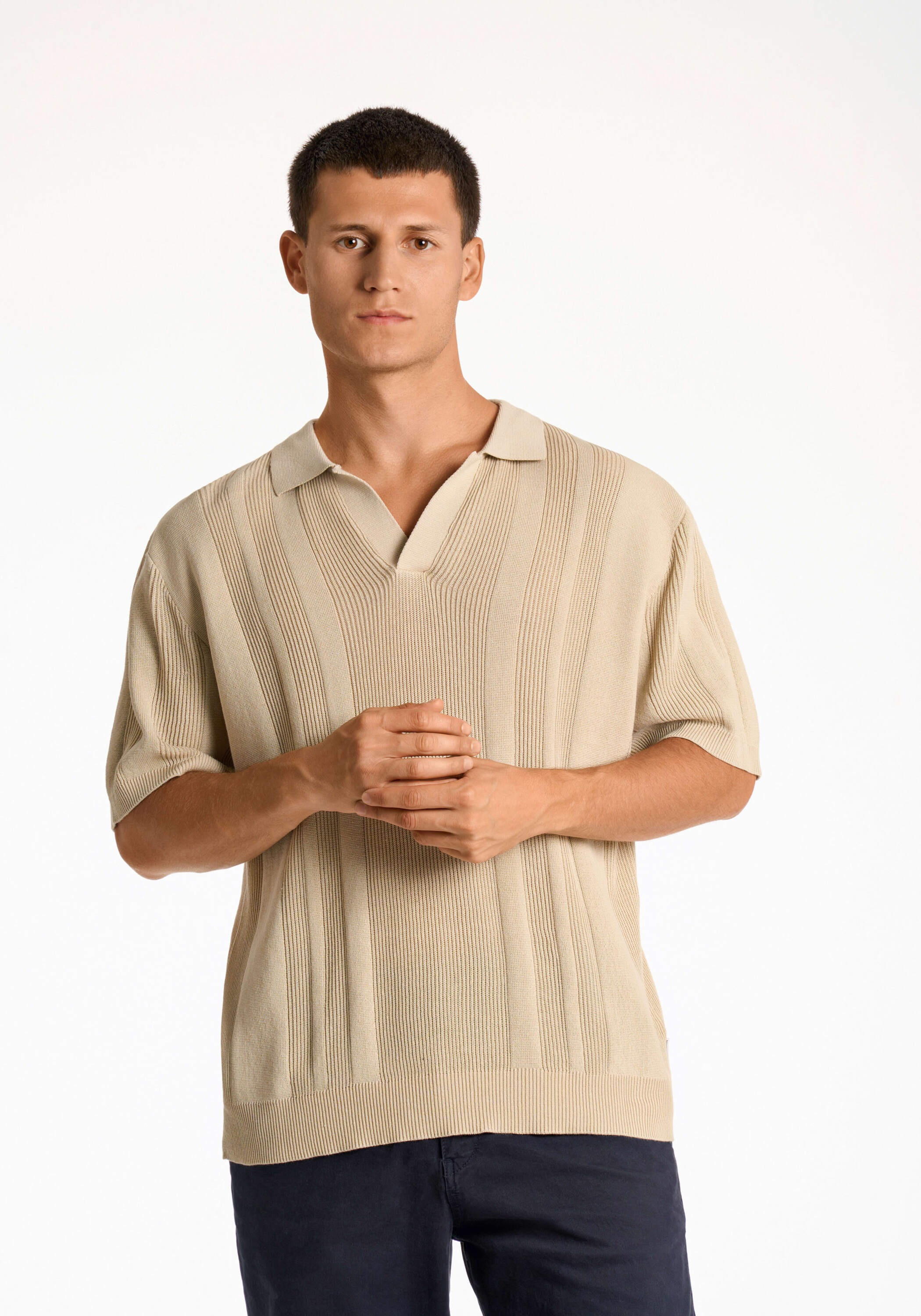Poloshirt LINDBERGH "Poloshirt Oversize Fit", Herren, Gr. L, beige (lt stone), Obermaterial: 100% Baumwolle, oversize, V-Ausschnitt, Shirts