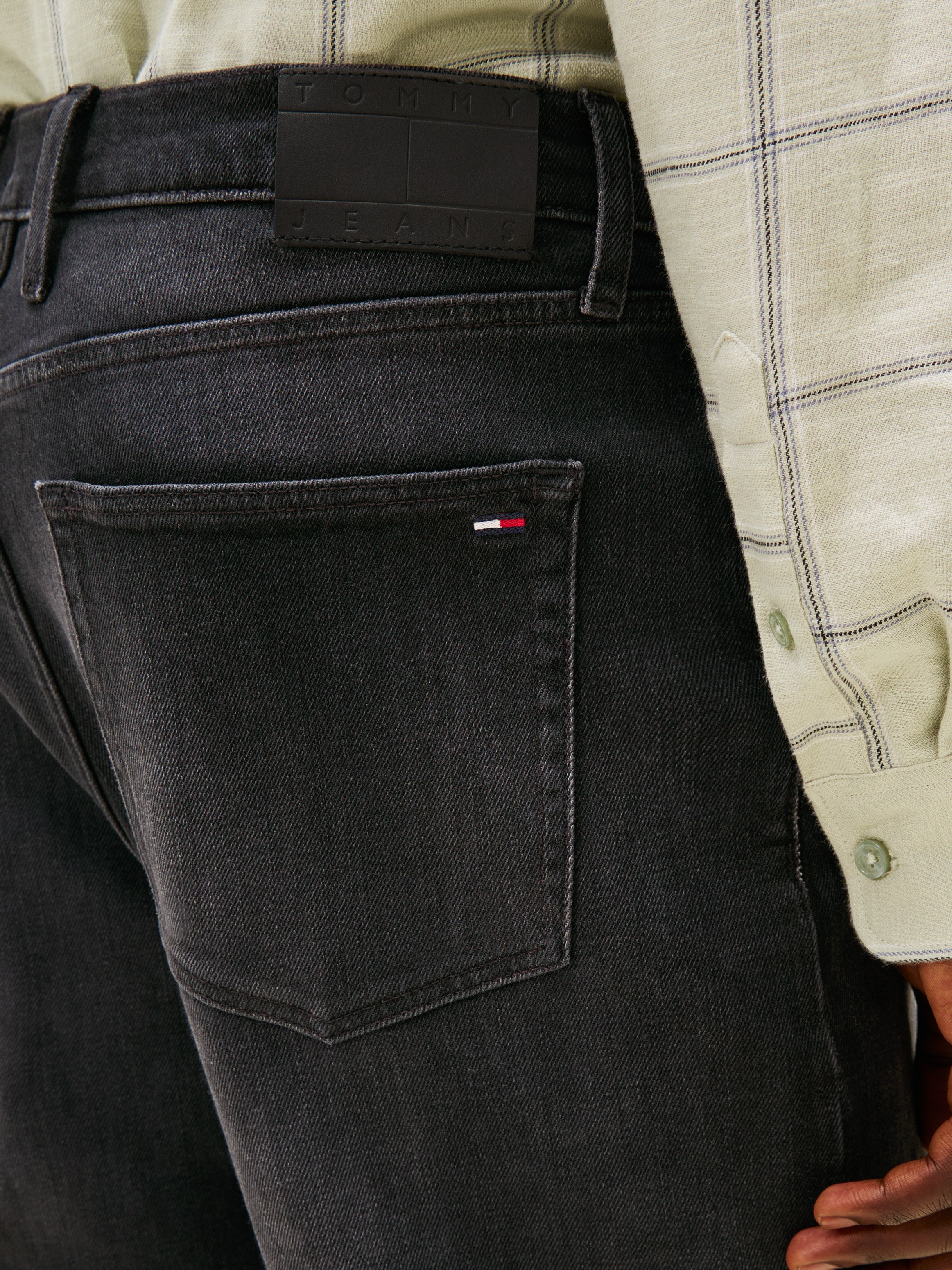 Tommy Jeans Gerade Jeans "Isaac Relaxed Tapered" Relaxed‑Fit‑Jeans mit koni günstig online kaufen
