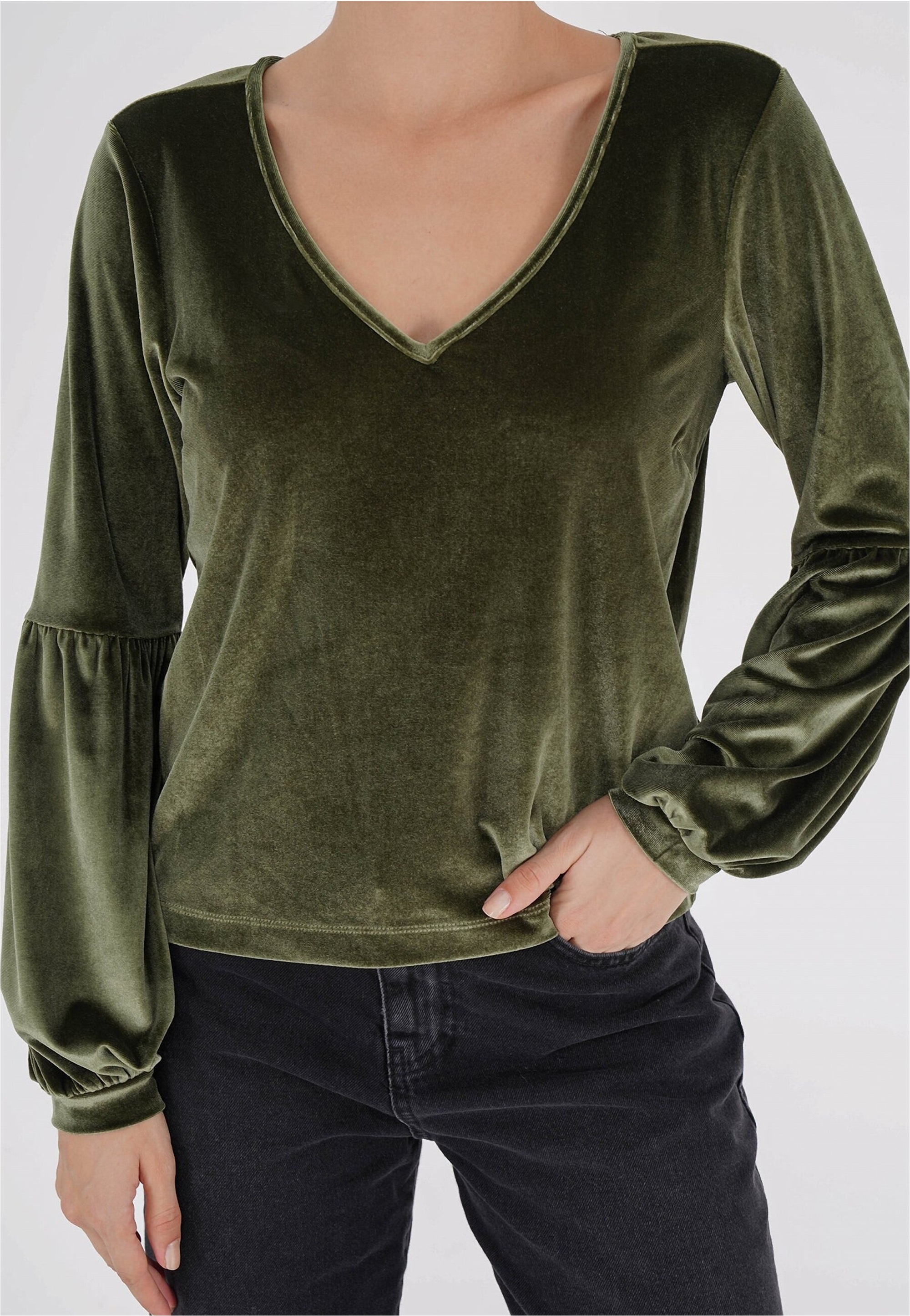 freshlions Langarmshirt »Viveka«, (1 tlg.), aus samtig, weichem Stoff hergestellt