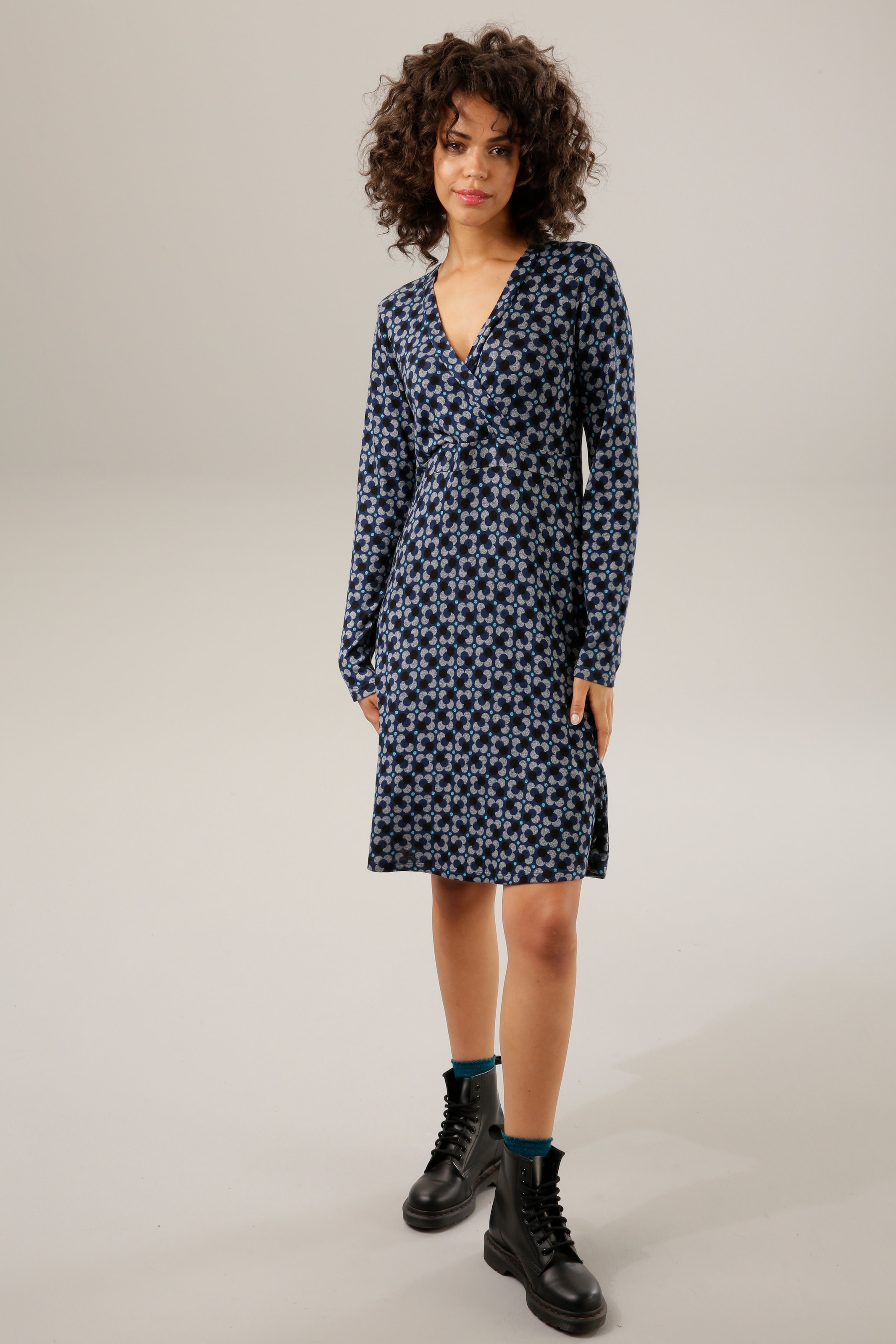 Aniston CASUAL Jerseykleid, V-Ausschnitt für - | kaufen Wickeloptik KOLLEKTION NEUE mit BAUR in
