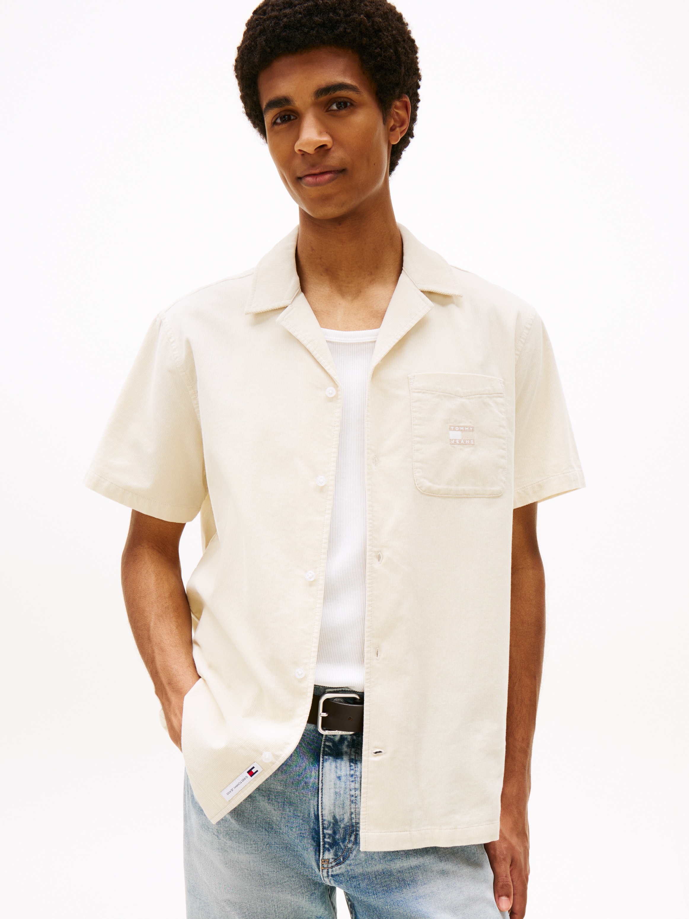Tommy Jeans Kurzarmhemd "TJM CORD REG CAMP SHIRT", Mit Rundhalsausschnitt günstig online kaufen
