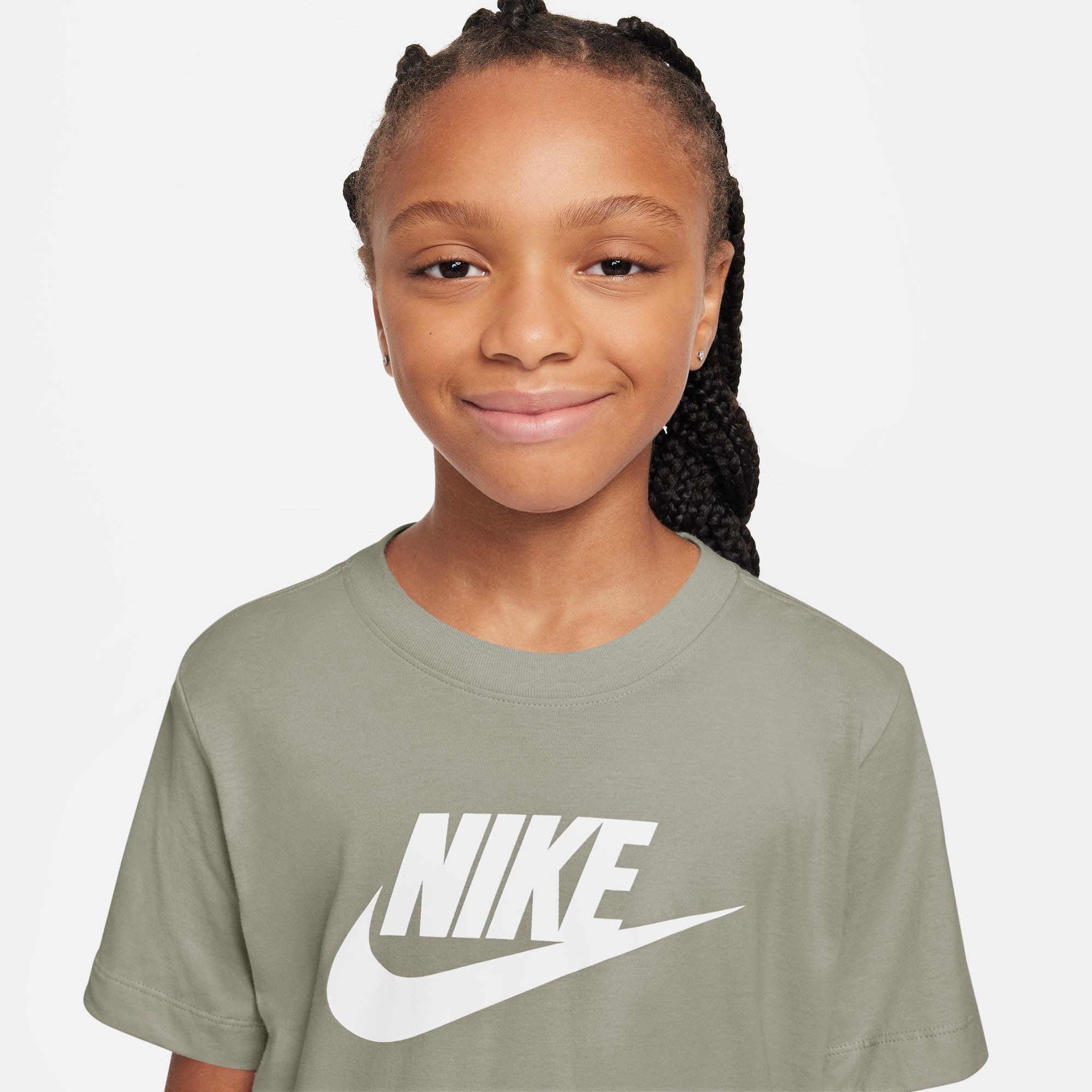 Nike Sportswear T-Shirt »K NSW TEE FUTURA HBR« für Jugendliche, sportlicher Stil, Kurzarm, Rundhalsausschnitt