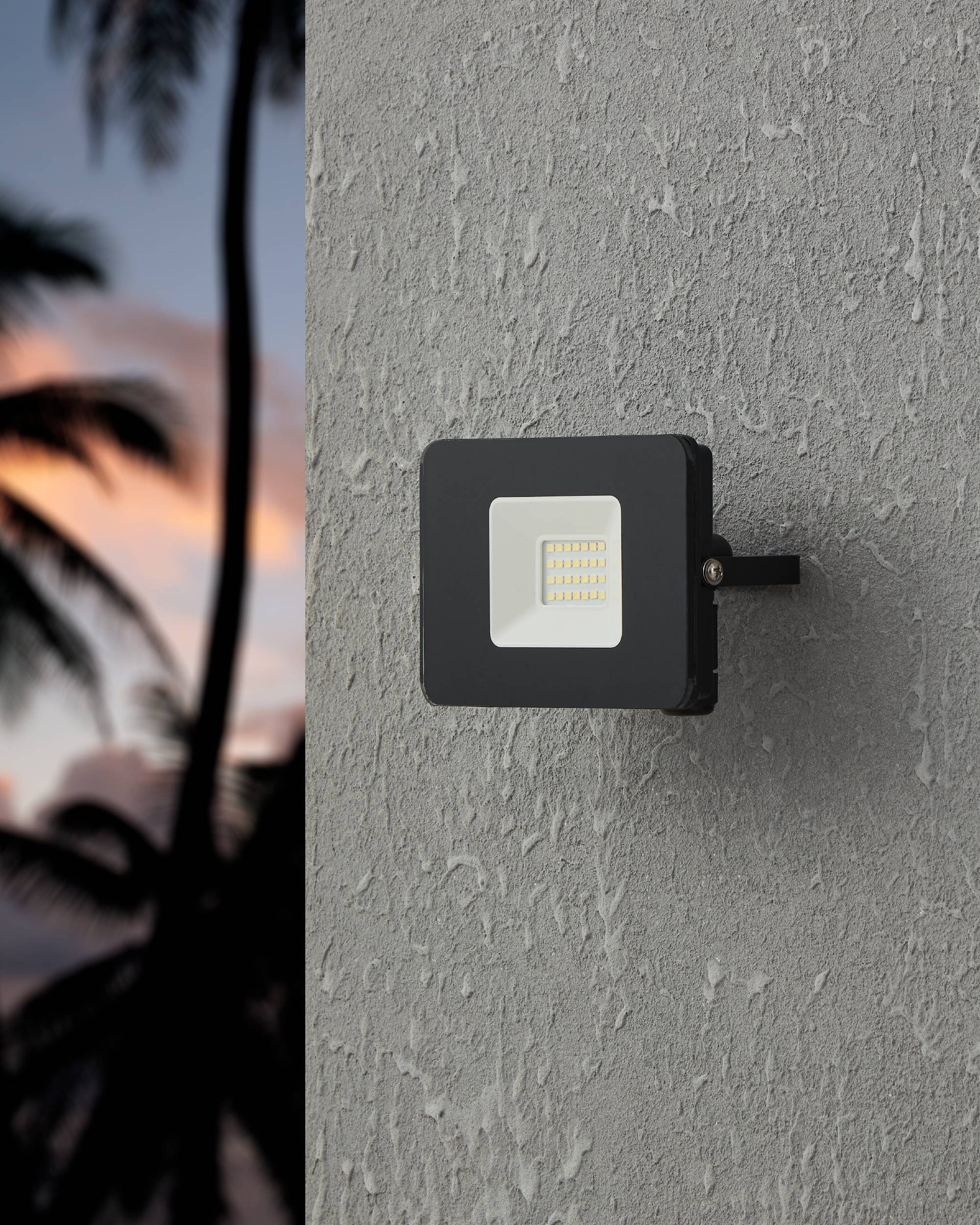 EGLO Wandleuchte »Faedo 3, Außen-Strahler, Außenleuchte, Wandstrahler, IP65, Lampe« LED-Modul 1 Stk. Kaltweiß Wand-/Deckenleuchte - L13 x H9,5 x AL3 cm - schwarz - 21W inkl.