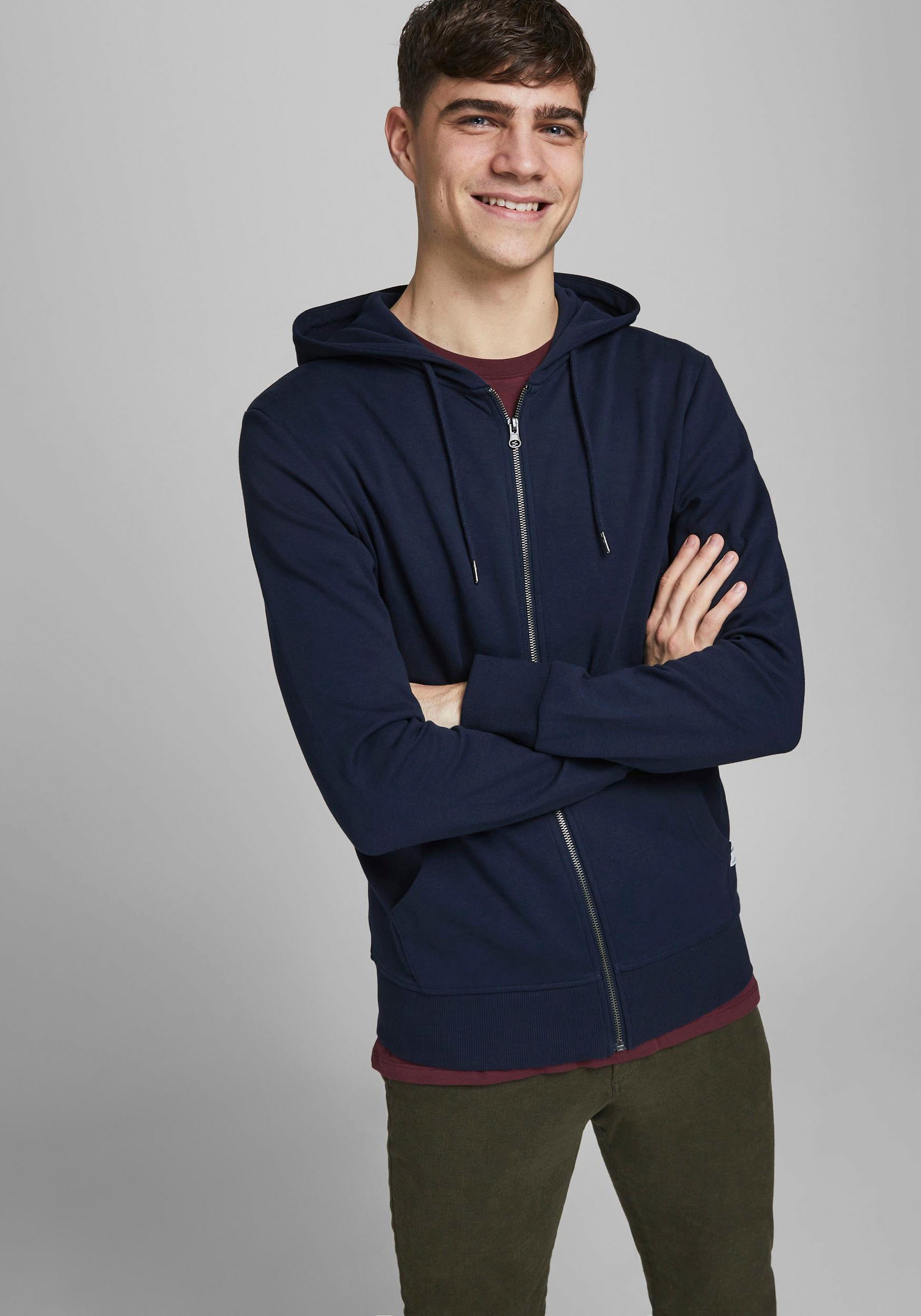 Jack & Jones Kapuzensweatjacke "JJEBASIC Hoodie mit Rippbündchen und angene günstig online kaufen