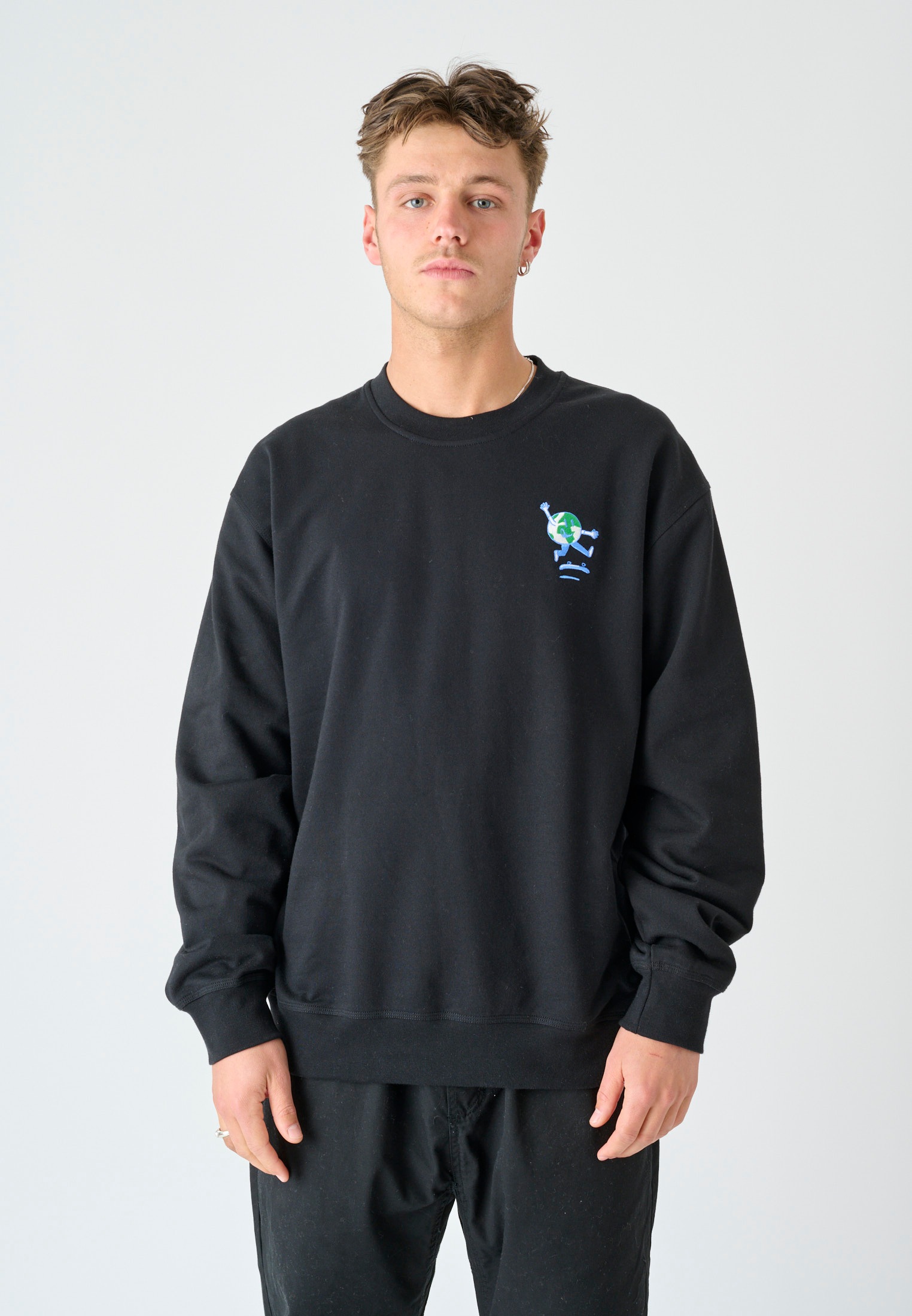 Cleptomanicx Sweatshirt »World is Flipping«, mit kleiner Stickerei