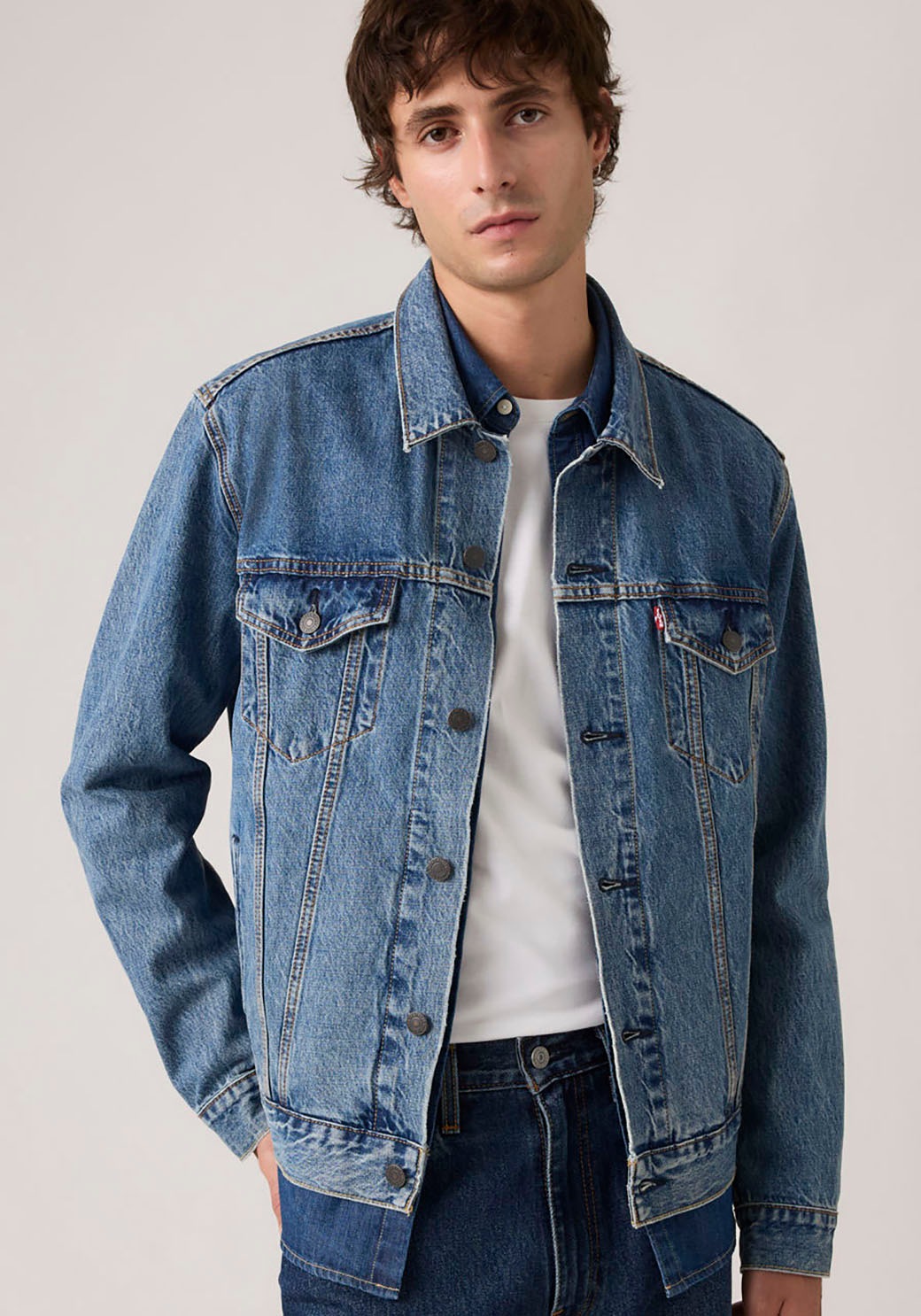 Levis "VINTAGE FIT TRUCKER JKT" ohne Kapuze mit Knopfleiste günstig online kaufen