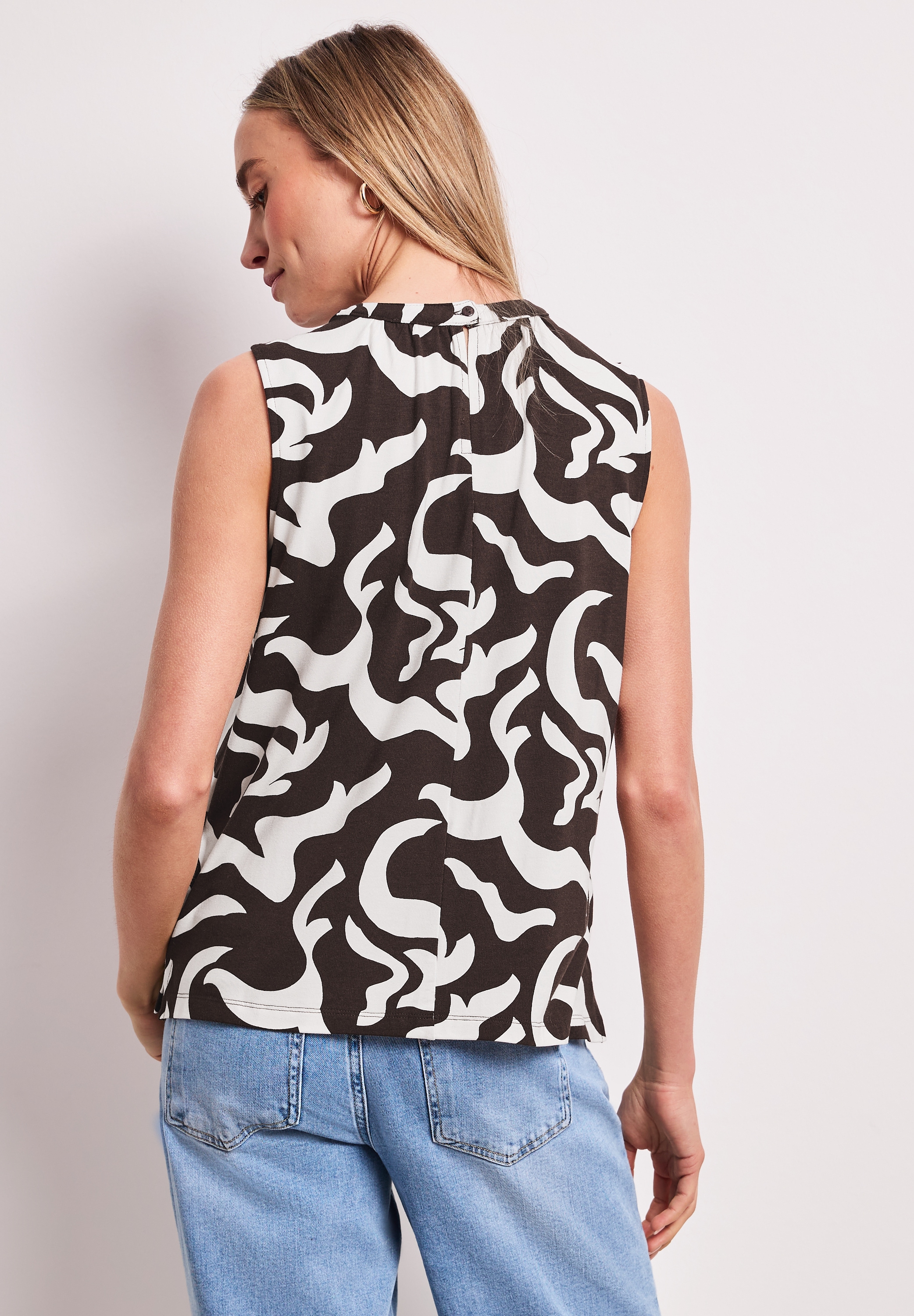 STREET ONE Rundhalsshirt Rundhalsausschnitt