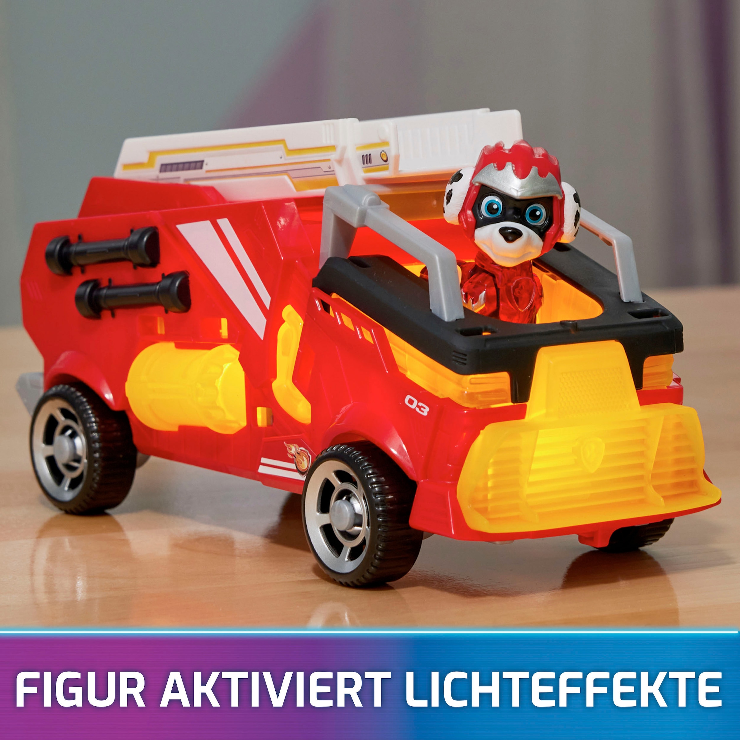 Spin Master Spielzeug-Auto »Paw Patrol - Movie II - Basic Themed Vehicles Marshall«, von Marshall Löschzug mit Welpenfigur, Licht- und Soundeffekt