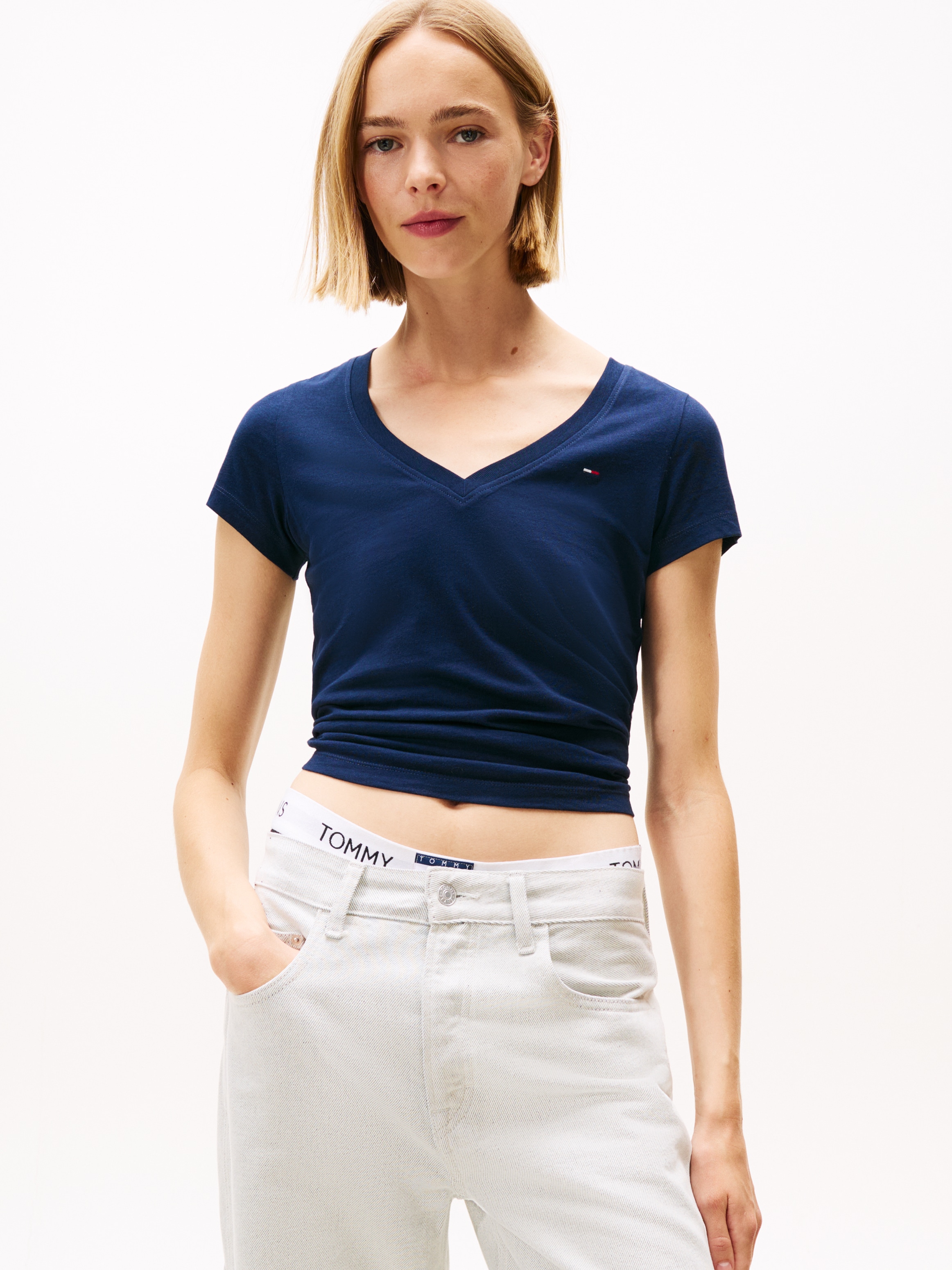 Tommy Jeans T-Shirt »TJW 2PACK V-NECK TEE« Packung, 2-er Pack, 2 Stk. aus reinem Baumwoll-Jersey, Logostickerei