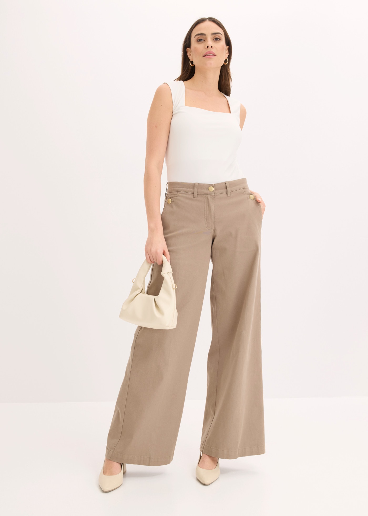 bonprix Webhose  Wide Leg Schnitt, Loose Fit Passform, mit Schmückknöpfen