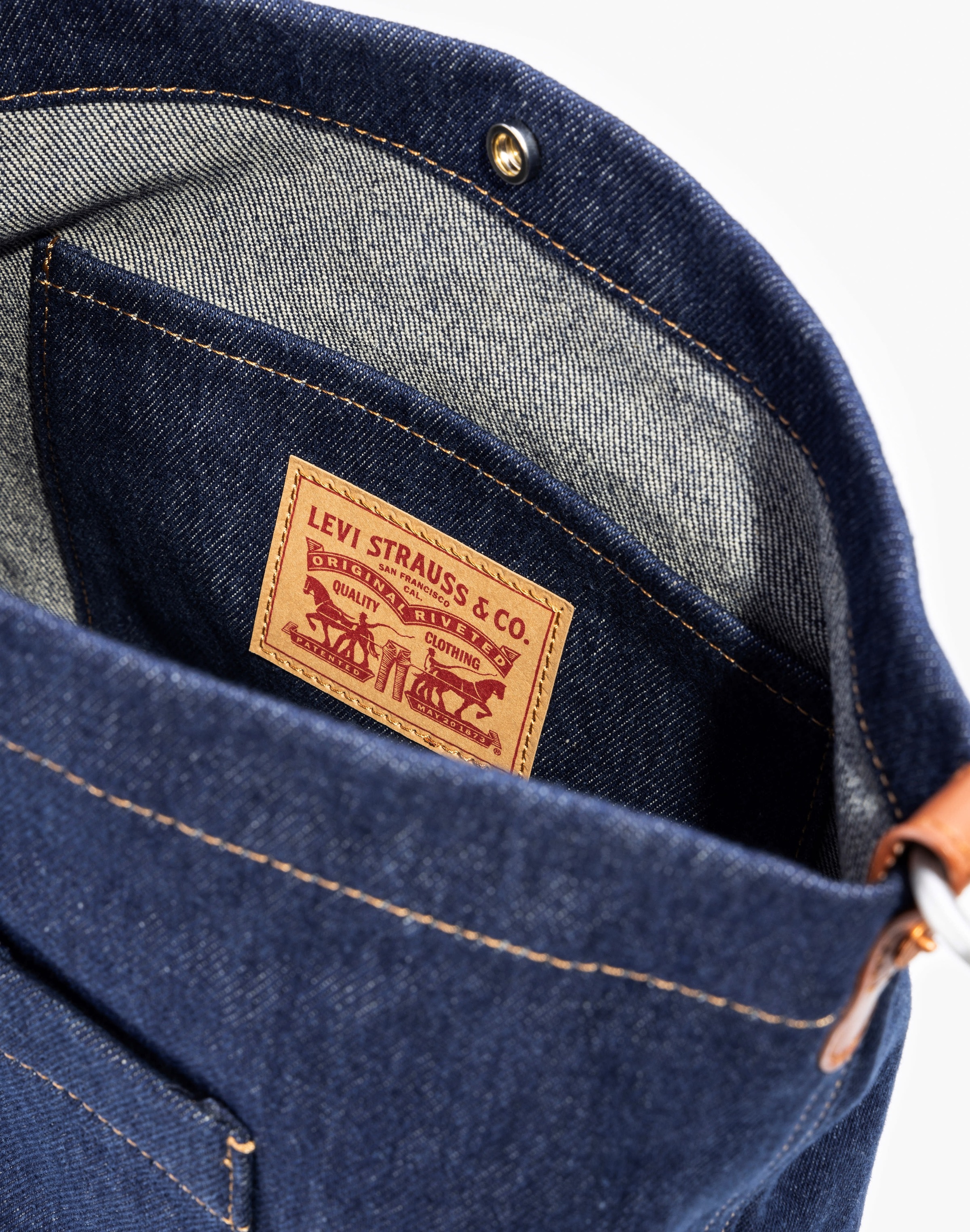 Levis Handtasche "WOMENS HERITAGE BUCKET BAG" günstig online kaufen