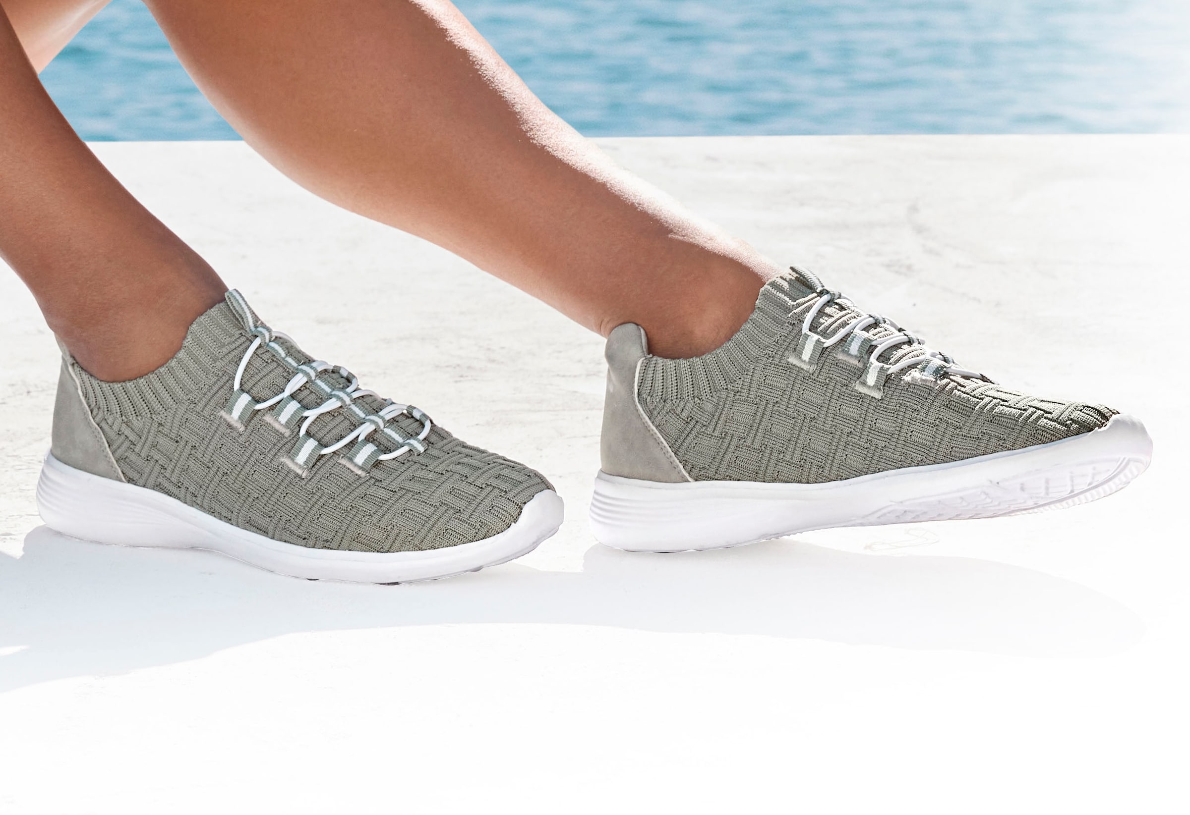 Vivance Sneaker, Slipper, Freizeitschuh, Halbschuh ultraleicht zum Reinschlüpfen VEGAN
