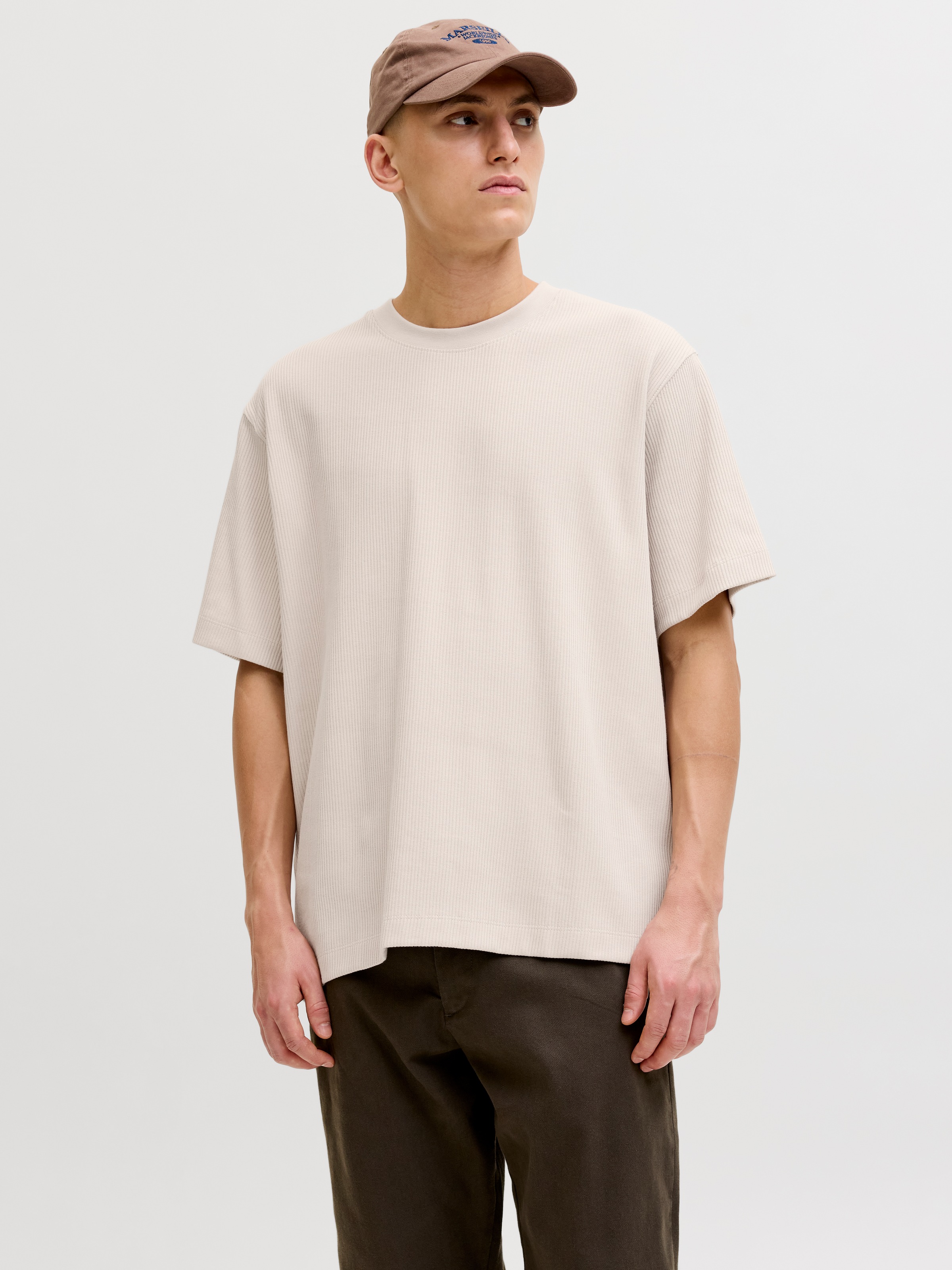 Jack & Jones Rundhalsshirt »JJEHARRISON STRUCTURE TEE SS O-NECK LN« mit Rundhalsusschnitt