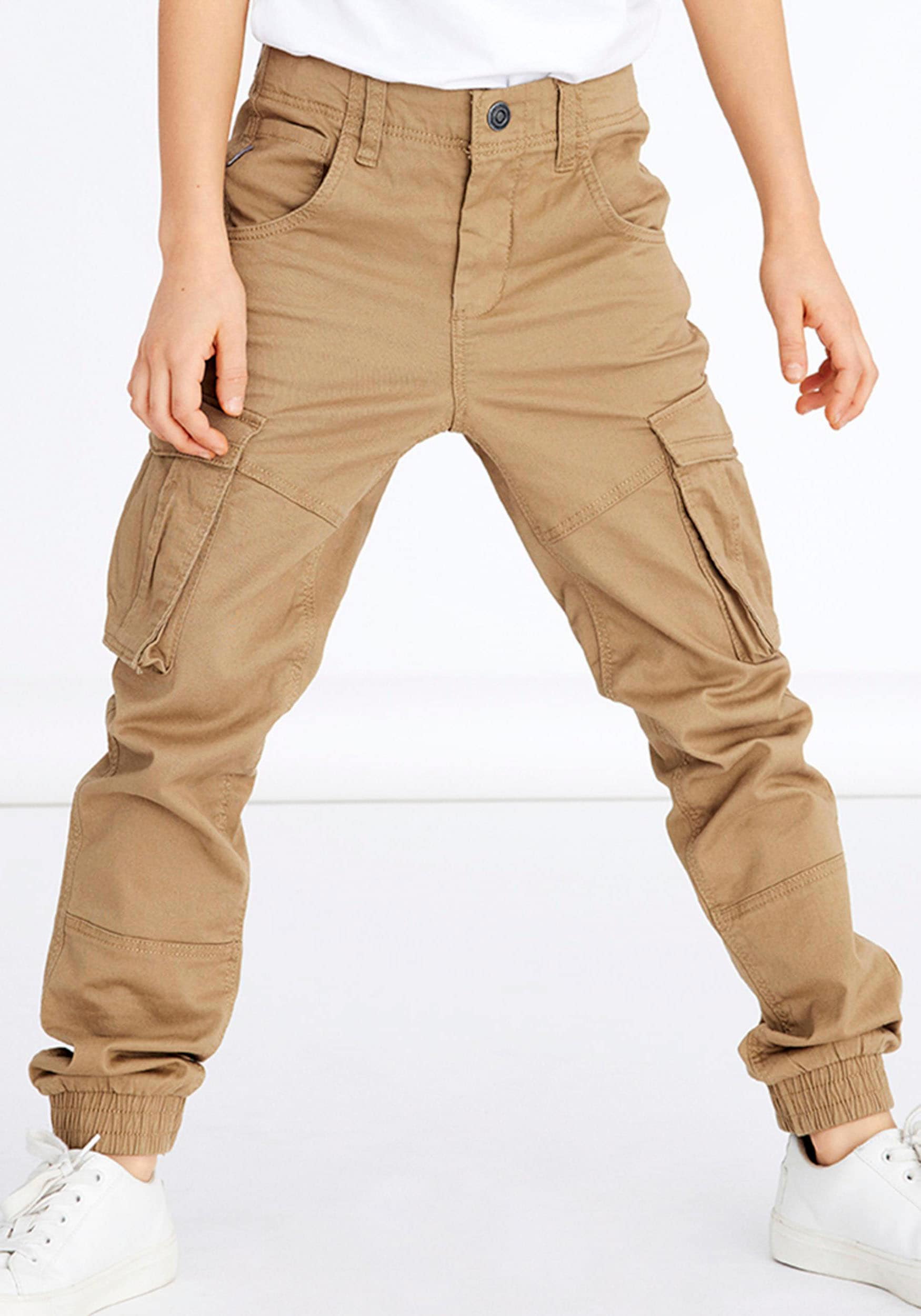 Cargohose NAME IT "NKMRYAN – für Jungen mit verstellbarem Bund und Stretchkomfort", Jungen, Gr. 128, N-Gr, braun (kelp), Twill, Obermaterial: 98% Baumwolle, 2% Elasthan, unifarben, regular fit knöchellang, Hosen Cargohose, unifarben, casual, regular fit,  2