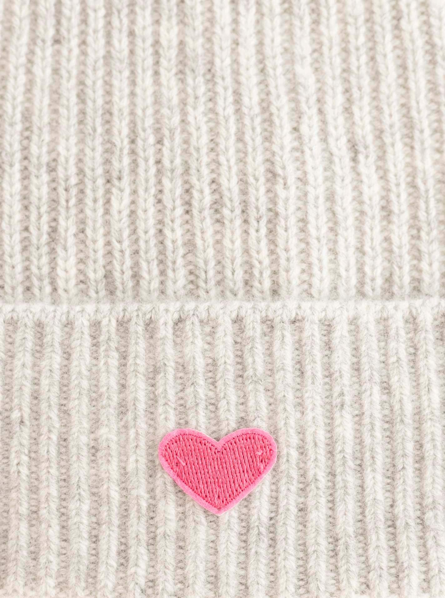 Zwillingsherz Beanie »Beanie with Heart-Patch«, Rippstrick, mit breitem Umschlag, wärmend