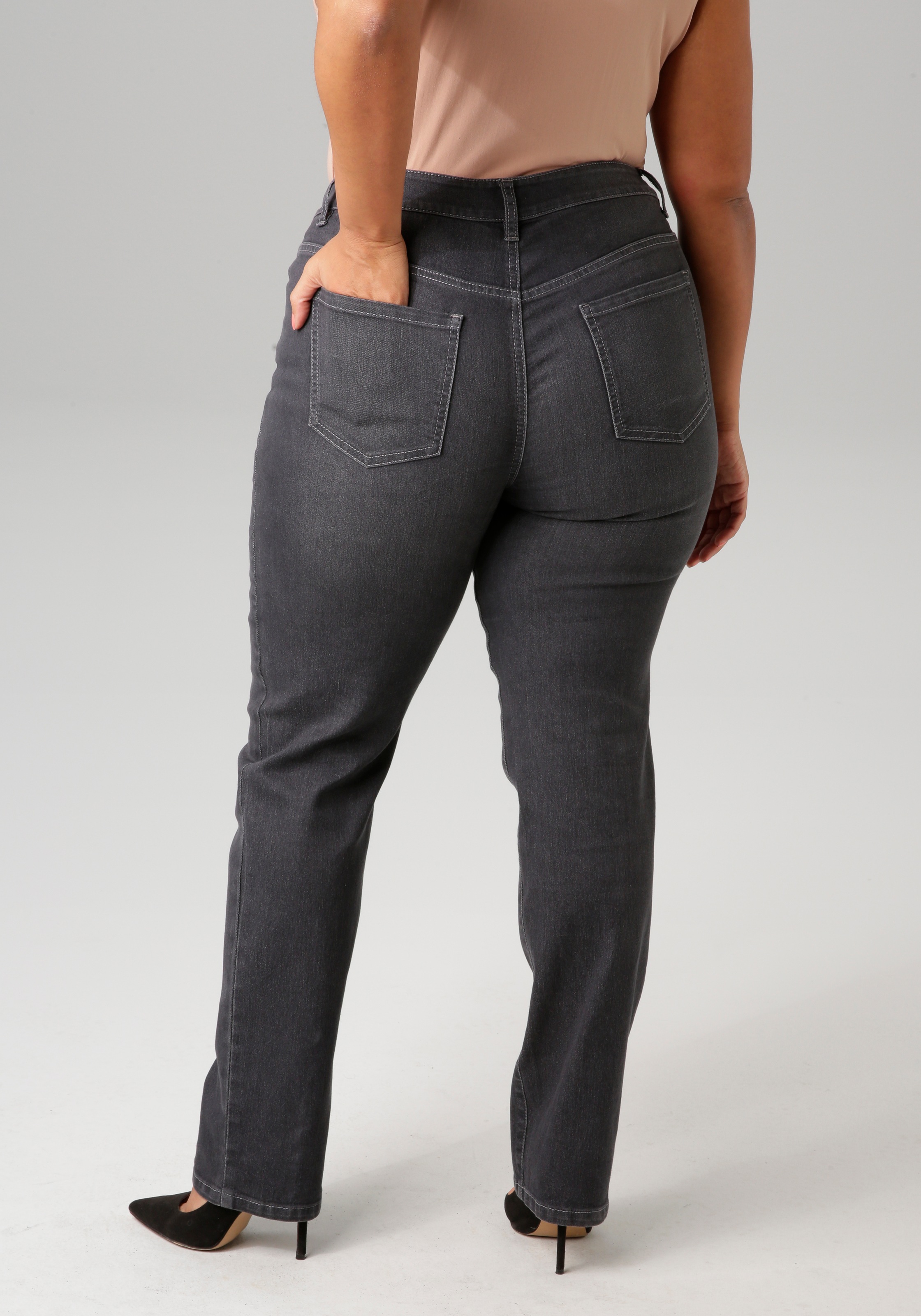 Aniston PLUS Straight-Jeans, mit leichtem Used-Effekt günstig online kaufen
