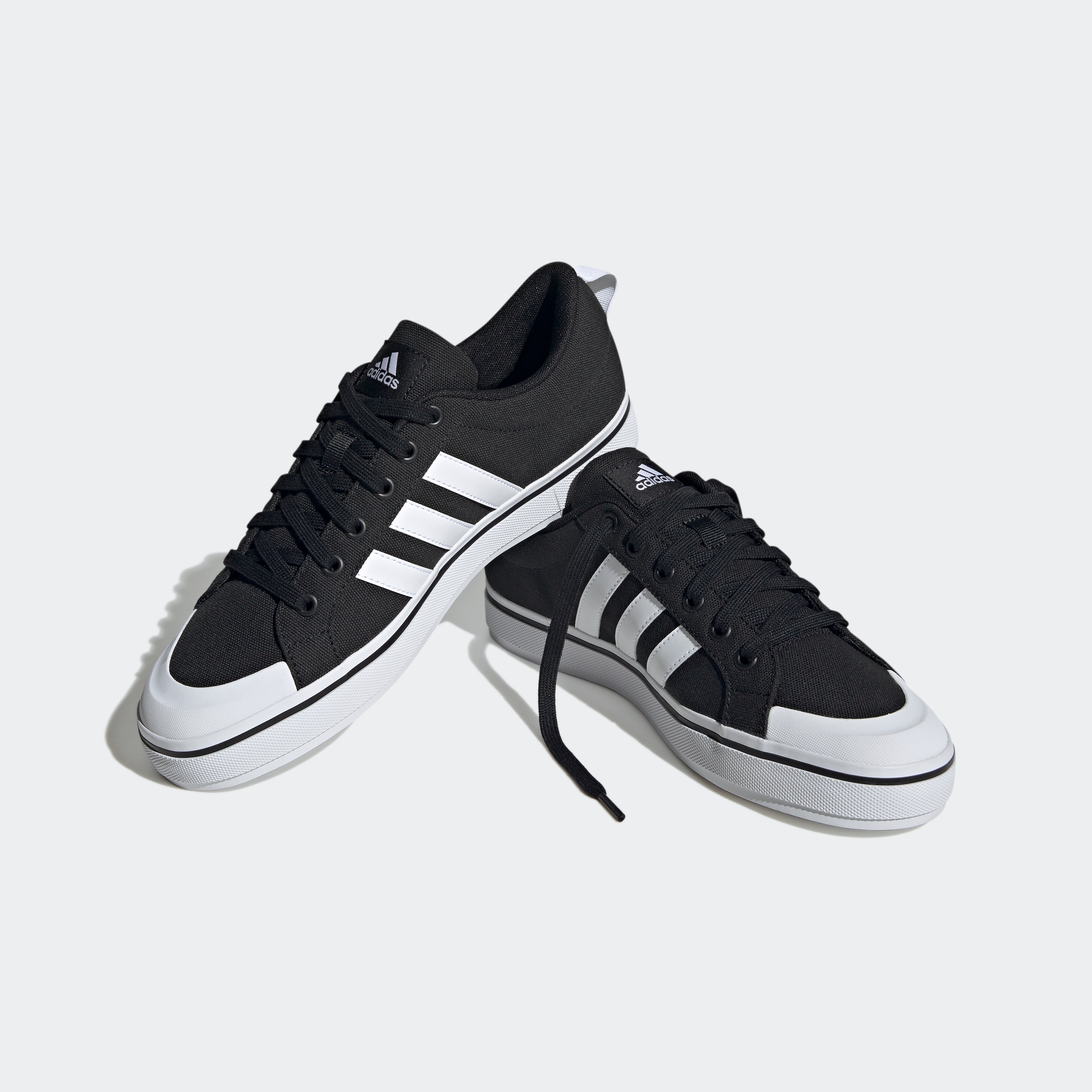 adidas Sportswear Sneaker "BRAVADA 2.0 LIFESTYLE SKATEBOARDING CANVAS", Design auf den Spuren des adidas Nizza