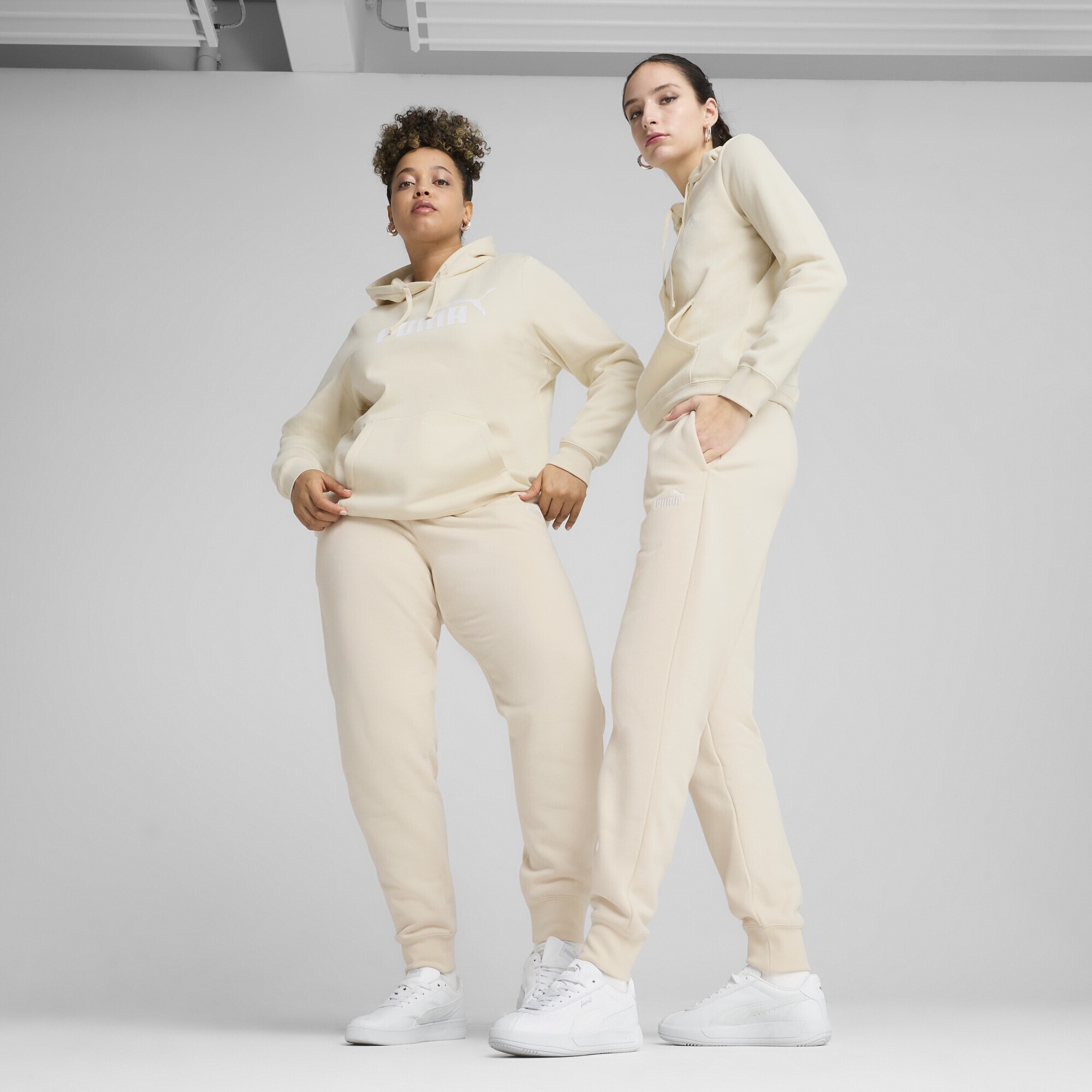 PUMA Sporthose »ESS Small No. 1 Logo Jogginghose Damen«