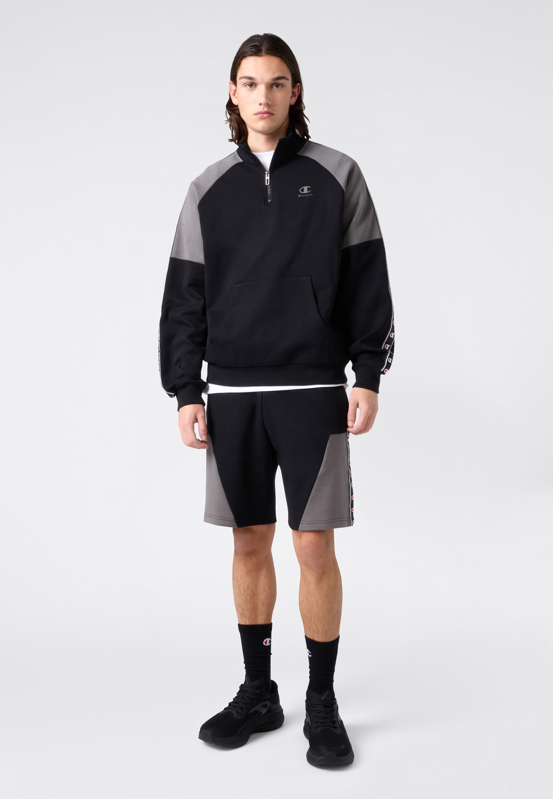 Champion Sweatshorts "Sports-inspired Interlock Shorts with Tape detailing" mit Reißverschluss, aus Baumwolle und Polyester