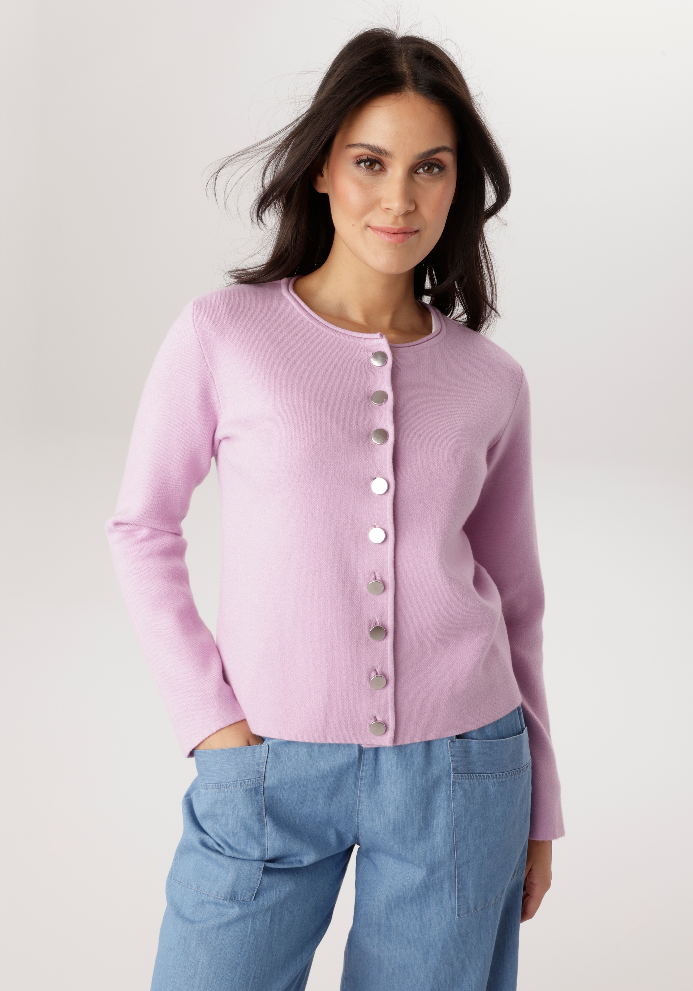 Aniston SELECTED Strickjacke mit Rollkante am Ausschnitt und schmucken Knöpfen