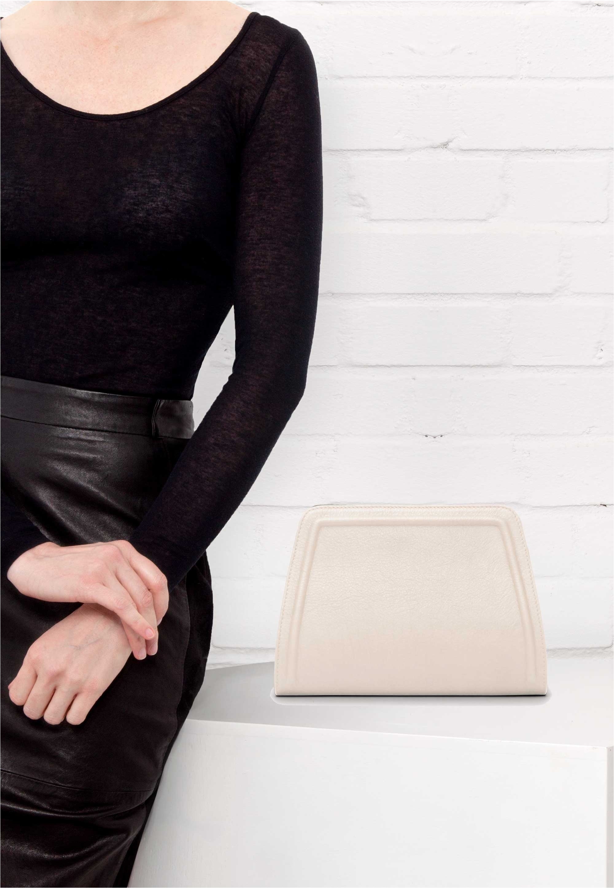 GRETCHEN Schultertasche »Lyra Clutch Two«, aus italienischem Kalbsleder