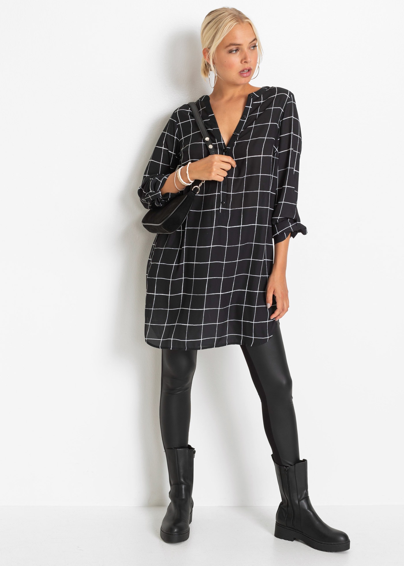 bonprix Longbluse gerade Passform, mit Umlegekragen, mit tiefem V-Ausschnitt