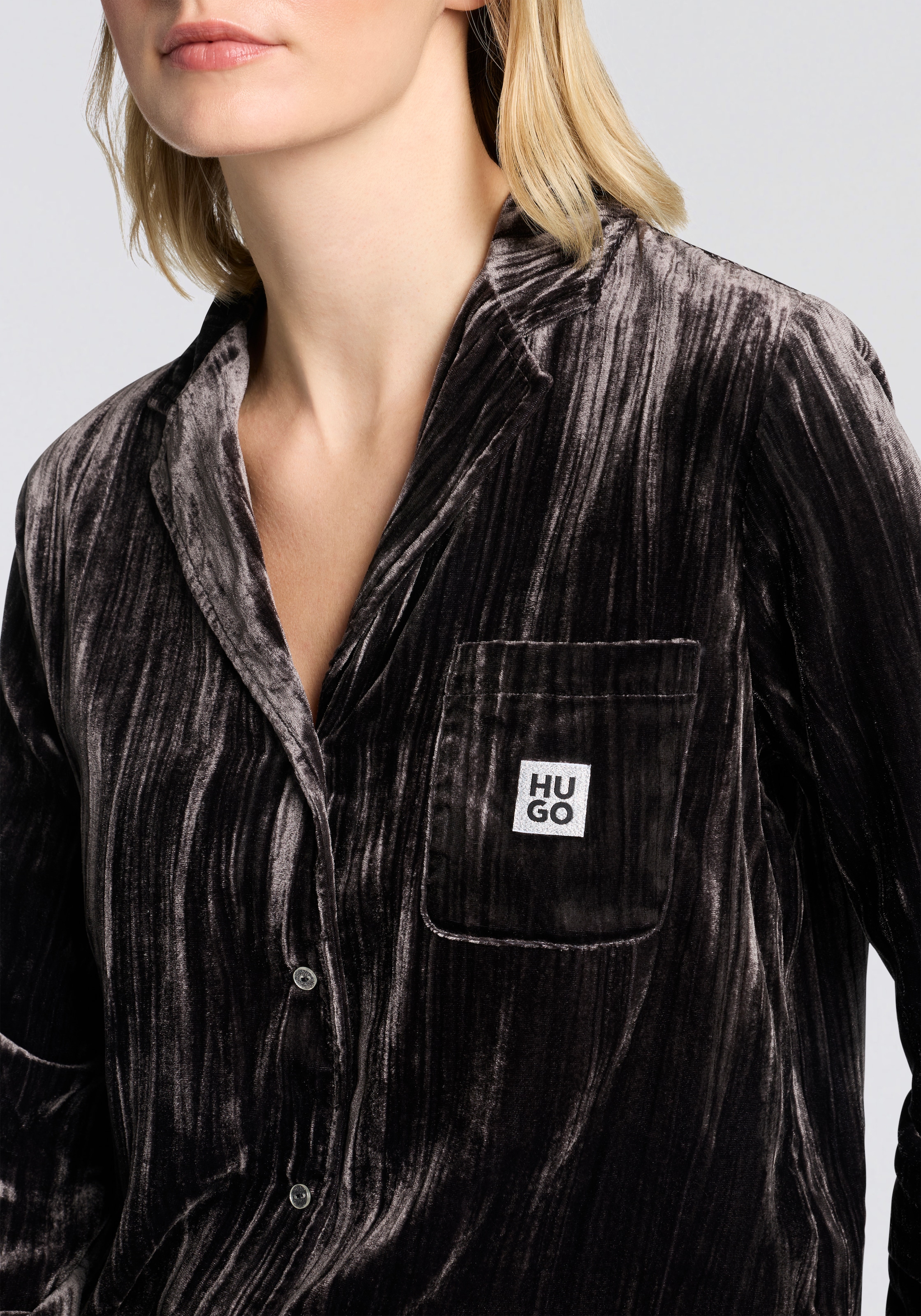 HUGO Underwear Pyjamaoberteil »Velvet« Schlafshirt, relaxed fit, leicht glänzende Struktur