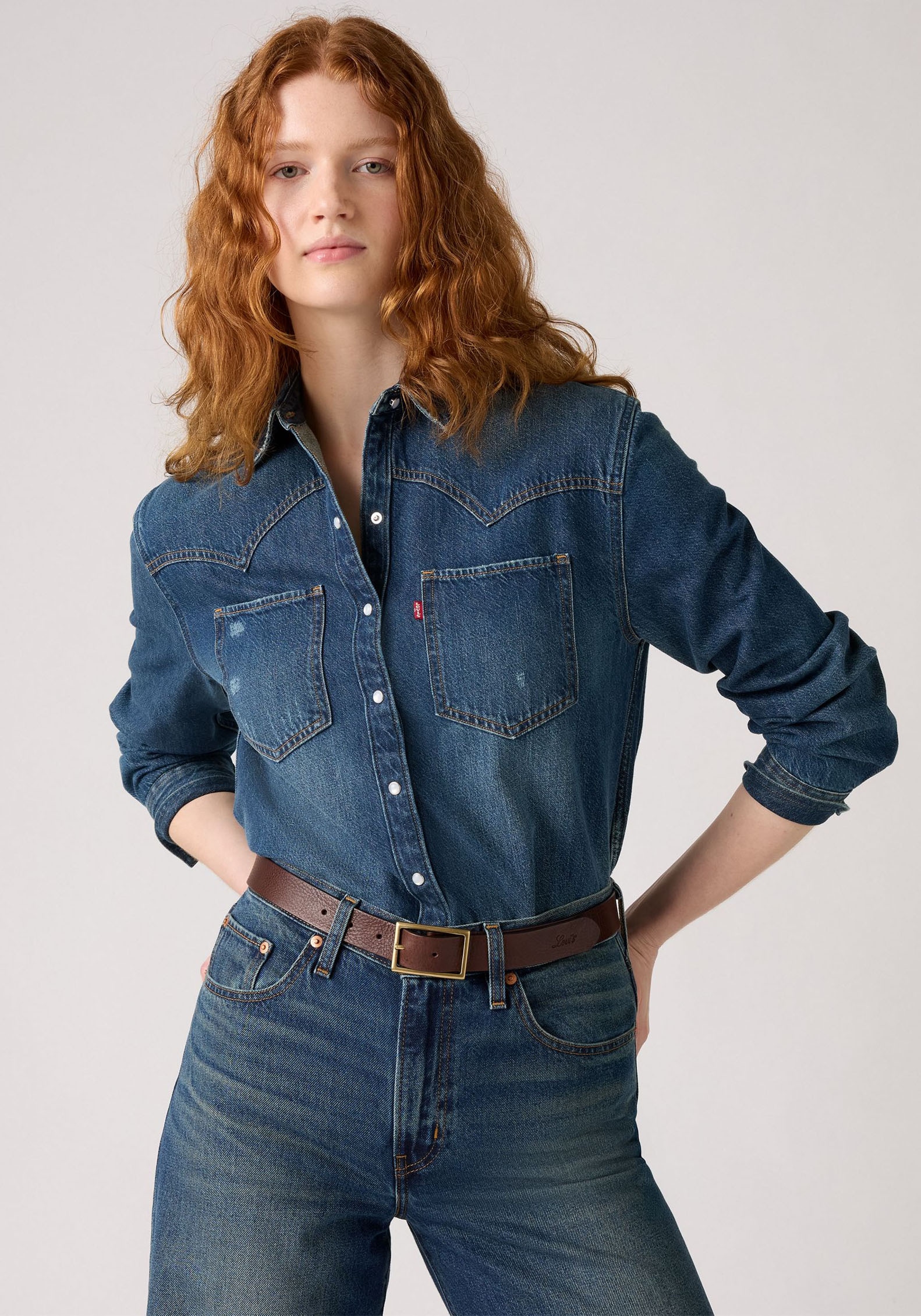 Levi's® Ledergürtel »RECTANGLE BELT«, mit goldfarbener Schließe und Logoprägung