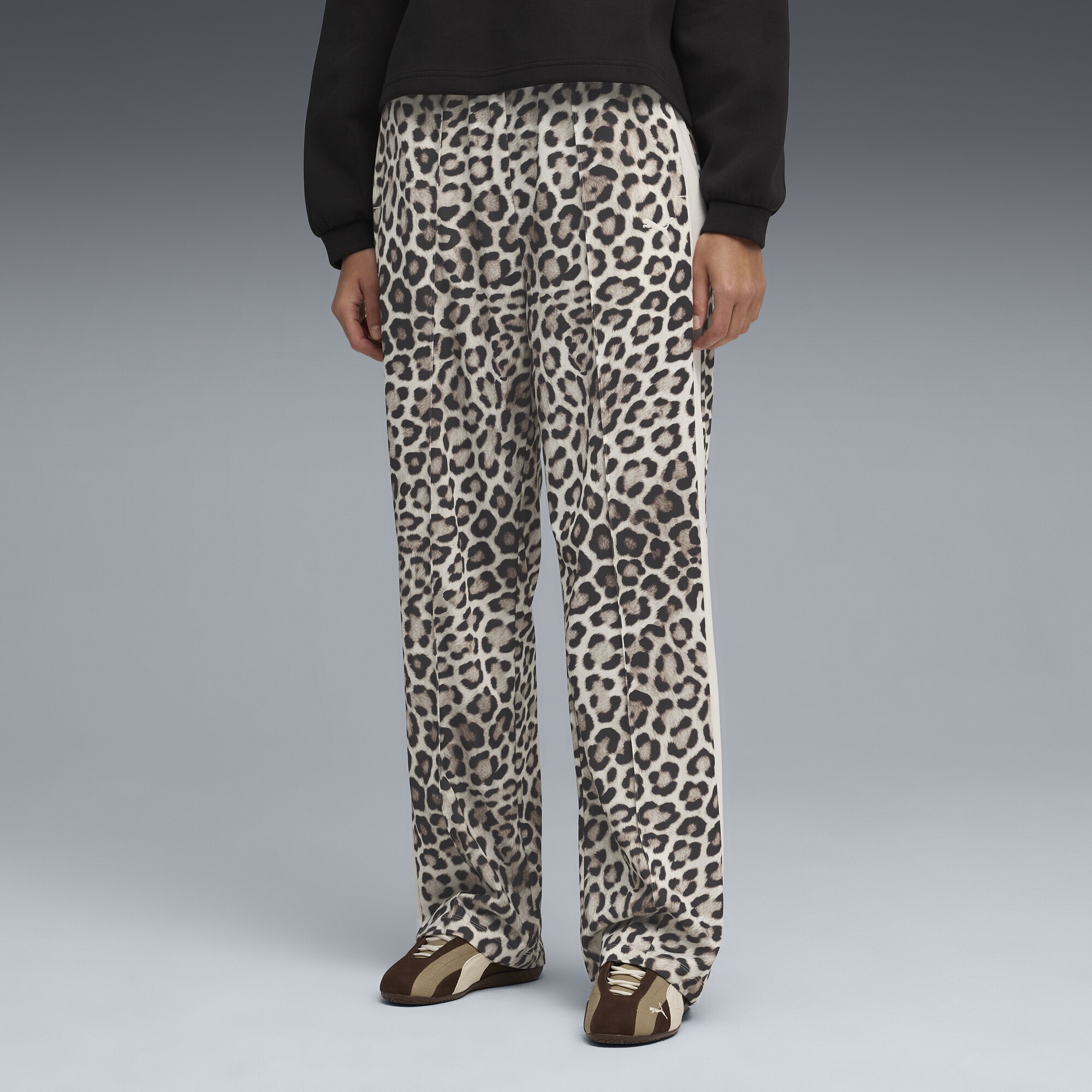 PUMA Sporthose »T7 LEO LUXE Straight Hose mit Allover-Print Damen«