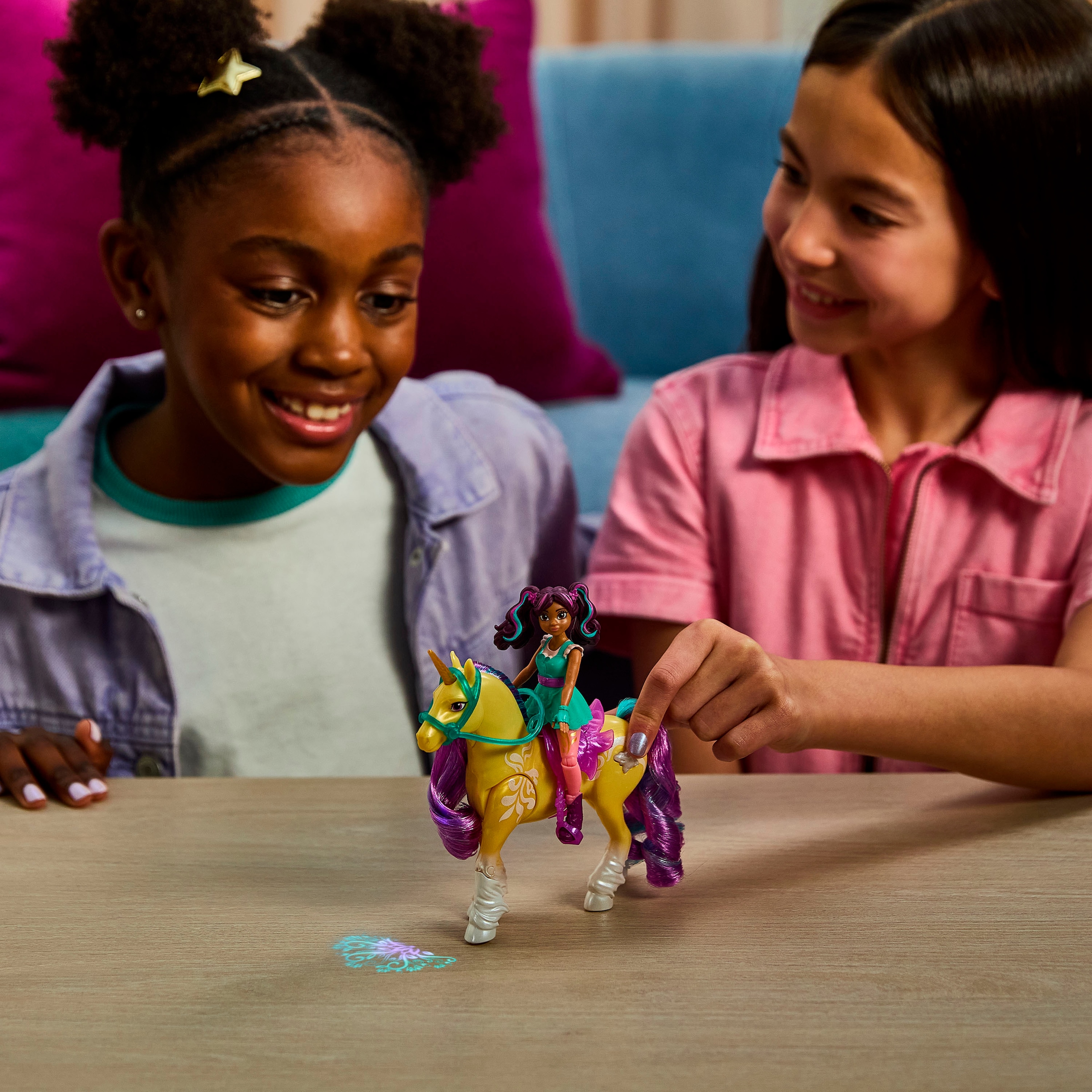 Spin Master Anziehpuppe »Unicorn Academy - Ava & Pflanzen-Magie Leaf«, mit echter Mähne und Leuchteffektt