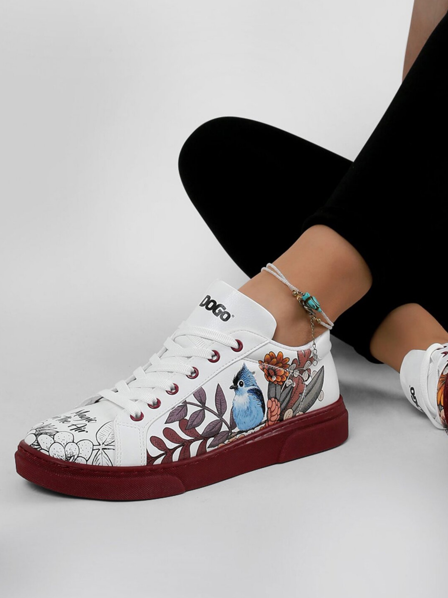 DOGO Sneaker "Ace Low-Top Sneaker Magic In The Air Damen Sneaker" Handgefertigt