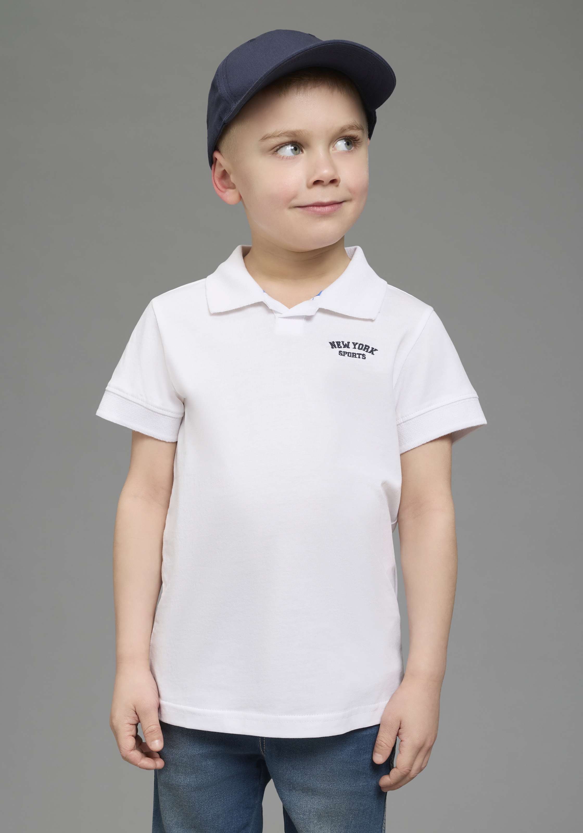 KIDSWORLD Poloshirt »2er Pack Shirts mit Polokragen« Packung, 2, 2 tlg. für Jungen, mit V-Ausschnitt, Kurzarm, mit bestickten Applikationen